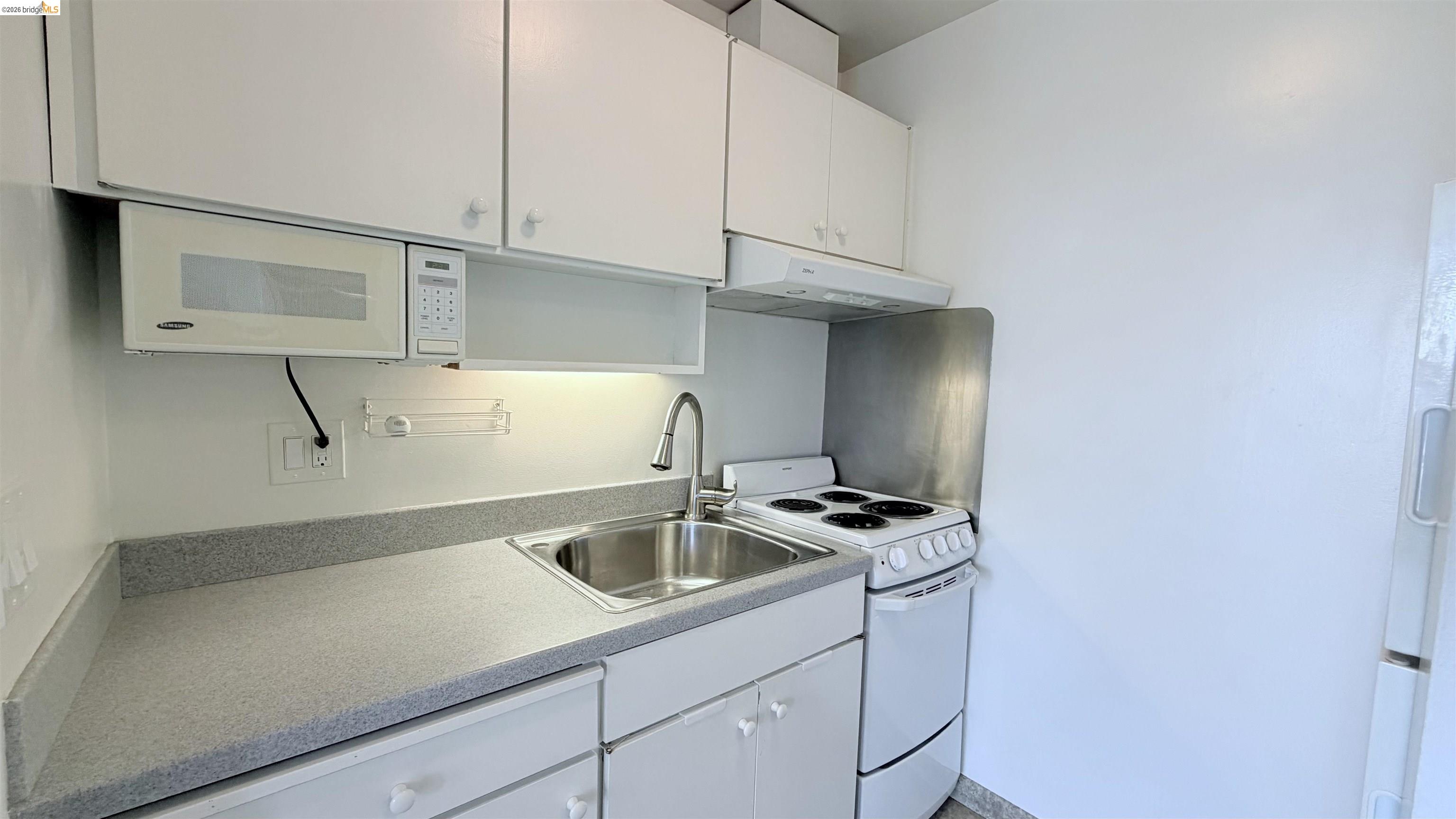 Detail Gallery Image 14 of 35 For 6 Captain Dr. #E428,  Emeryville,  CA 94608 - 0 Beds | 1 Baths