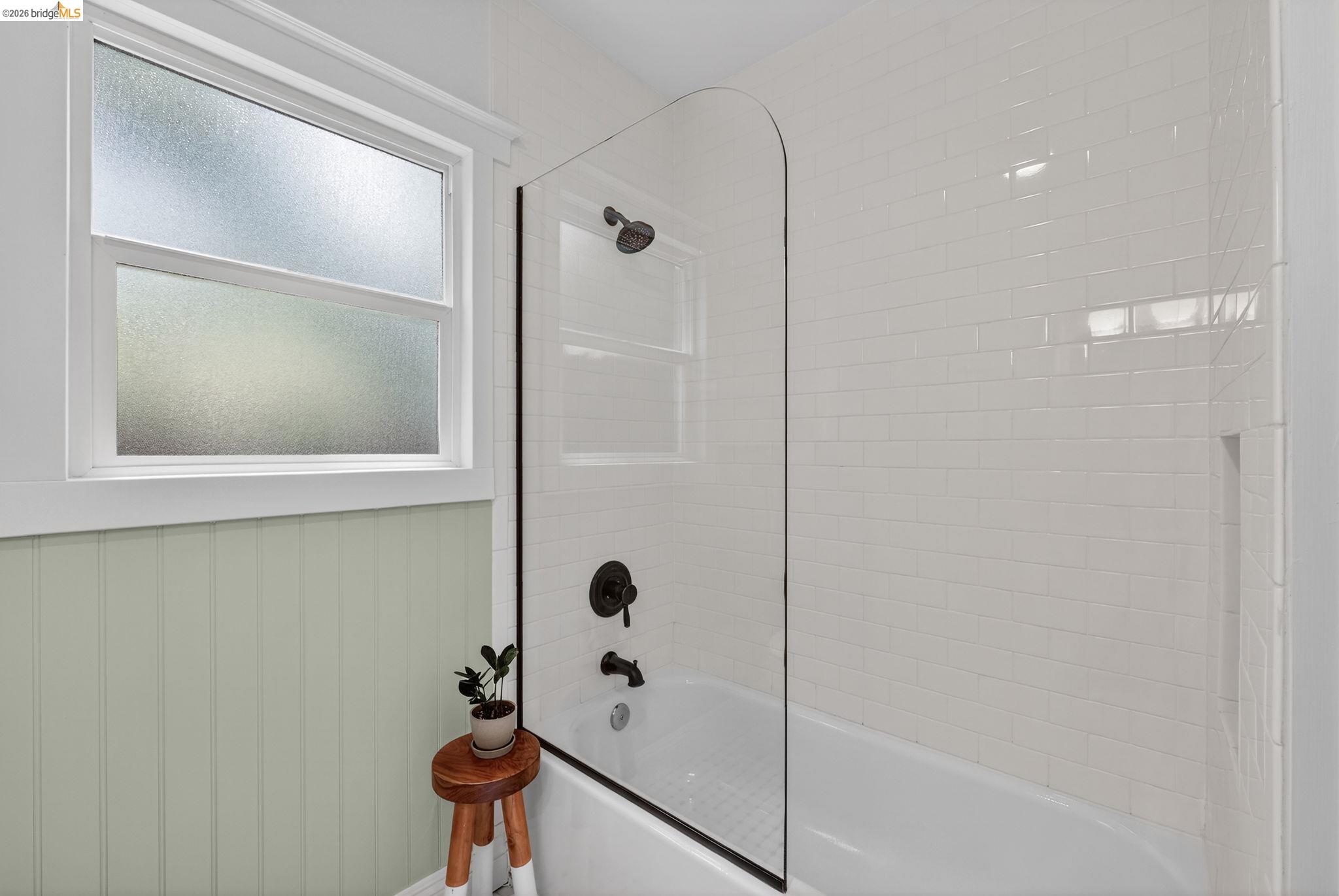 Detail Gallery Image 13 of 29 For 1075 41st St, Emeryville,  CA 94608 - 3 Beds | 3 Baths