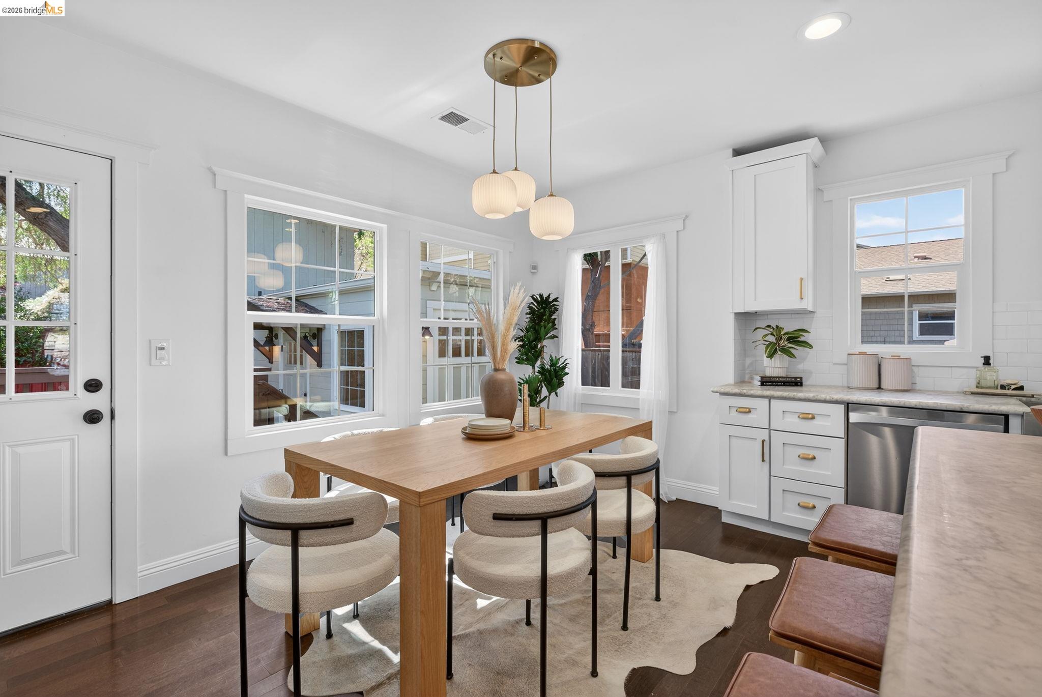 Detail Gallery Image 20 of 29 For 1075 41st St, Emeryville,  CA 94608 - 3 Beds | 3 Baths