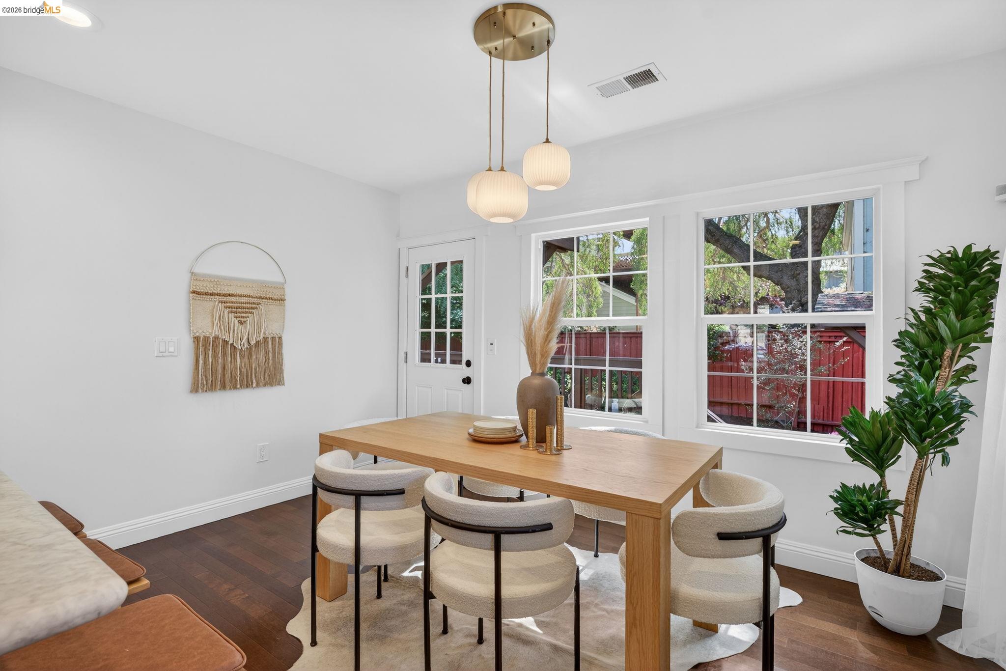 Detail Gallery Image 21 of 29 For 1075 41st St, Emeryville,  CA 94608 - 3 Beds | 3 Baths