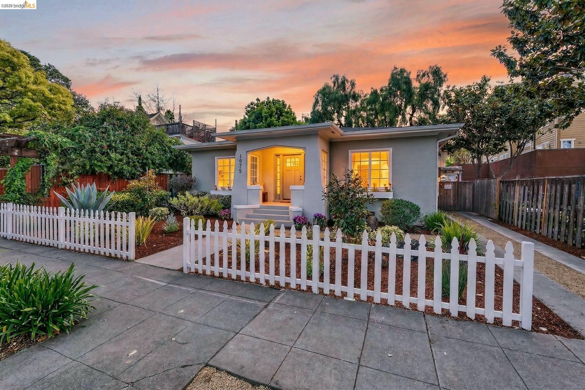 Detail Gallery Image 27 of 29 For 1075 41st St, Emeryville,  CA 94608 - 3 Beds | 3 Baths