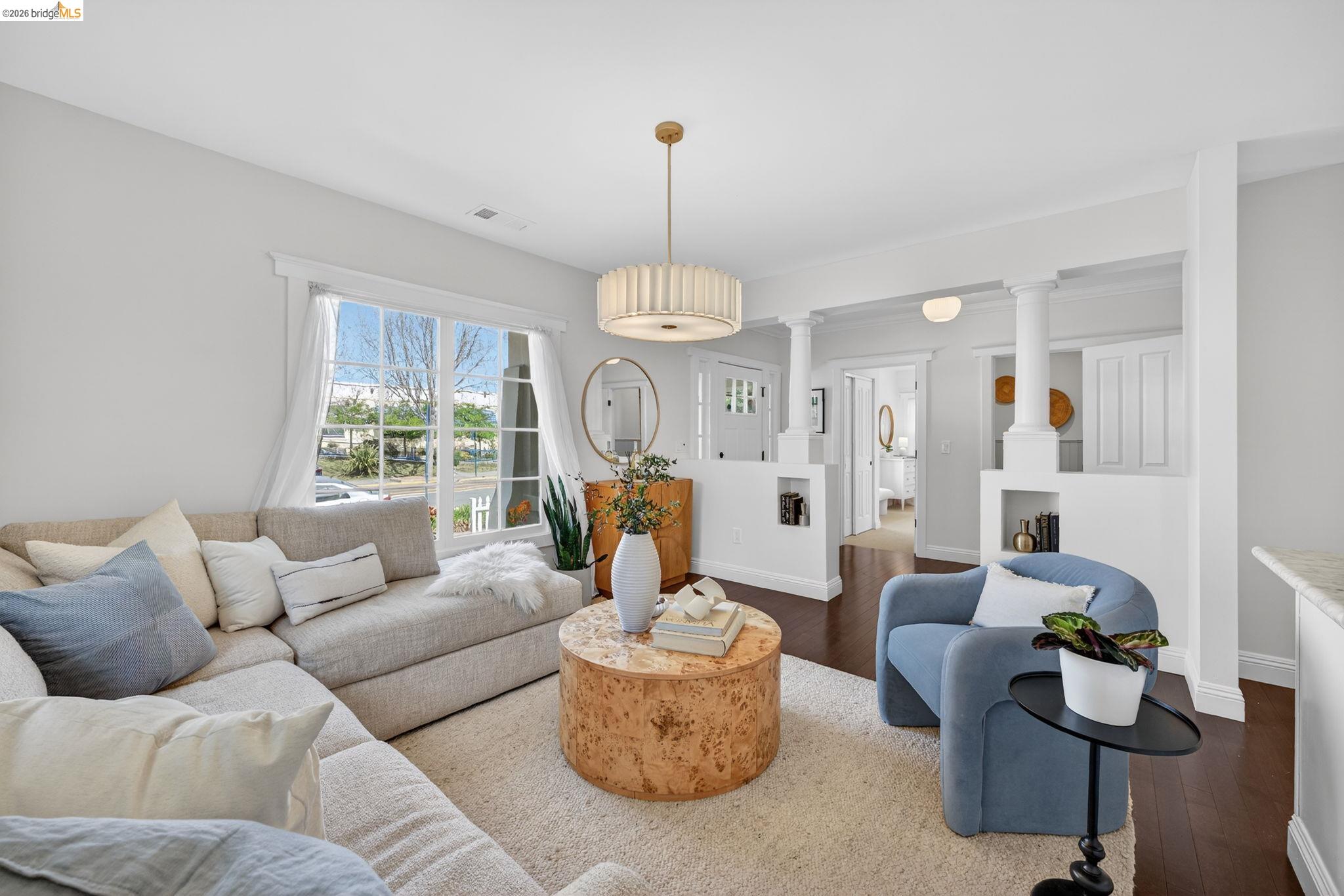 Detail Gallery Image 7 of 29 For 1075 41st St, Emeryville,  CA 94608 - 3 Beds | 3 Baths