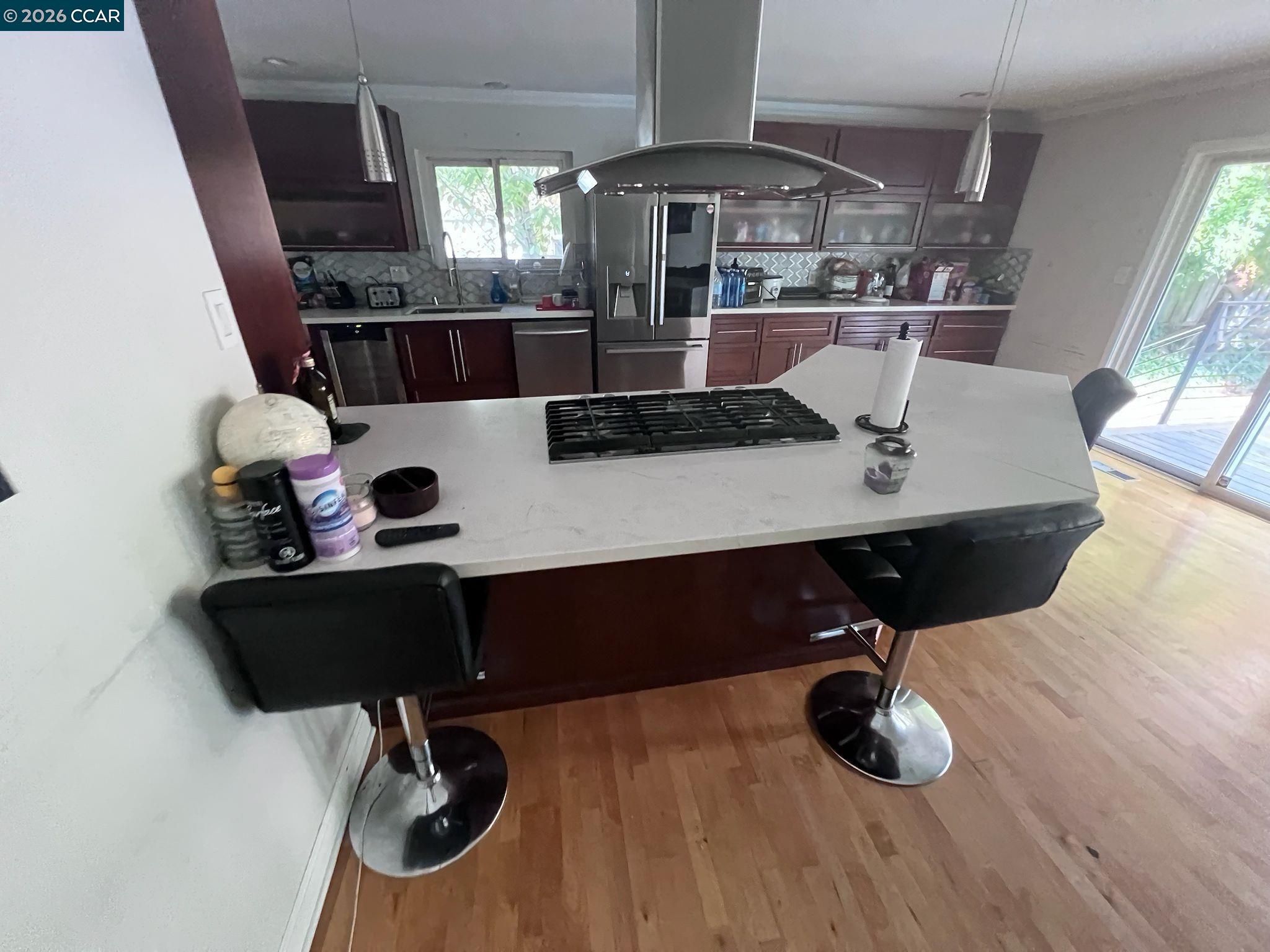 Detail Gallery Image 11 of 13 For 7672 Surrey Ln, Oakland,  CA 94605 - 3 Beds | 2 Baths