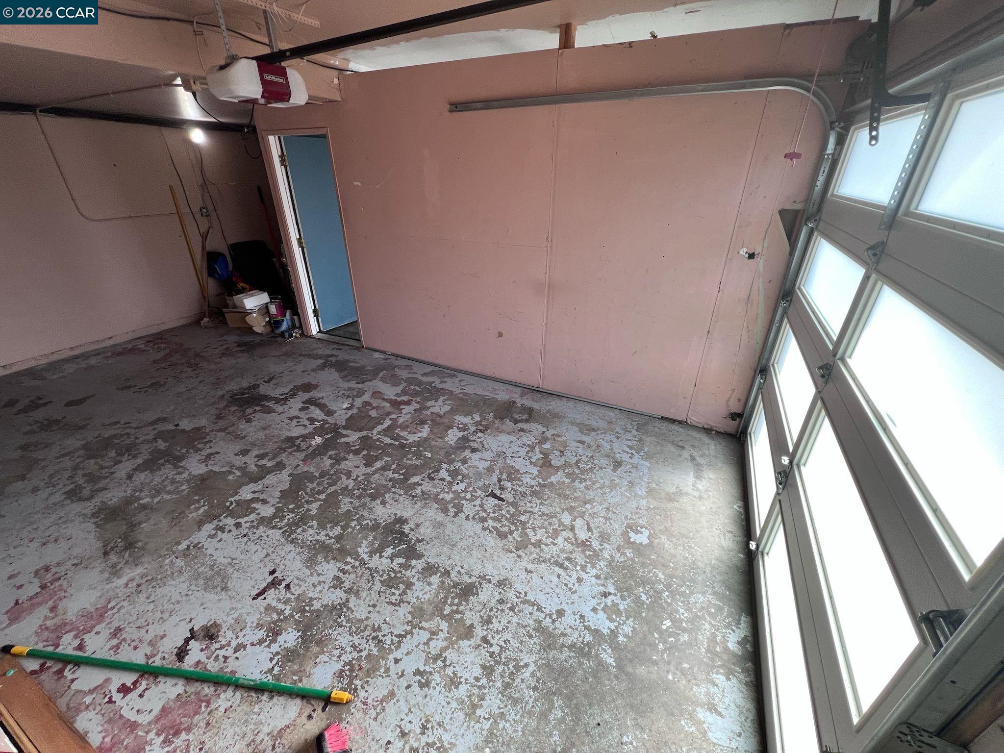 Detail Gallery Image 13 of 13 For 7672 Surrey Ln, Oakland,  CA 94605 - 3 Beds | 2 Baths