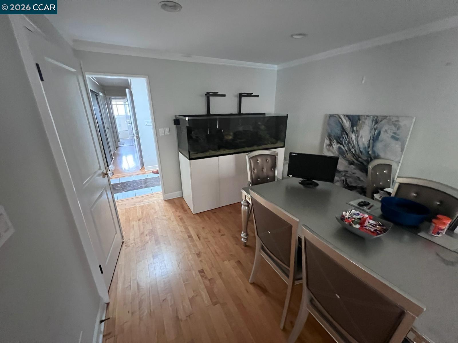 Detail Gallery Image 9 of 13 For 7672 Surrey Ln, Oakland,  CA 94605 - 3 Beds | 2 Baths