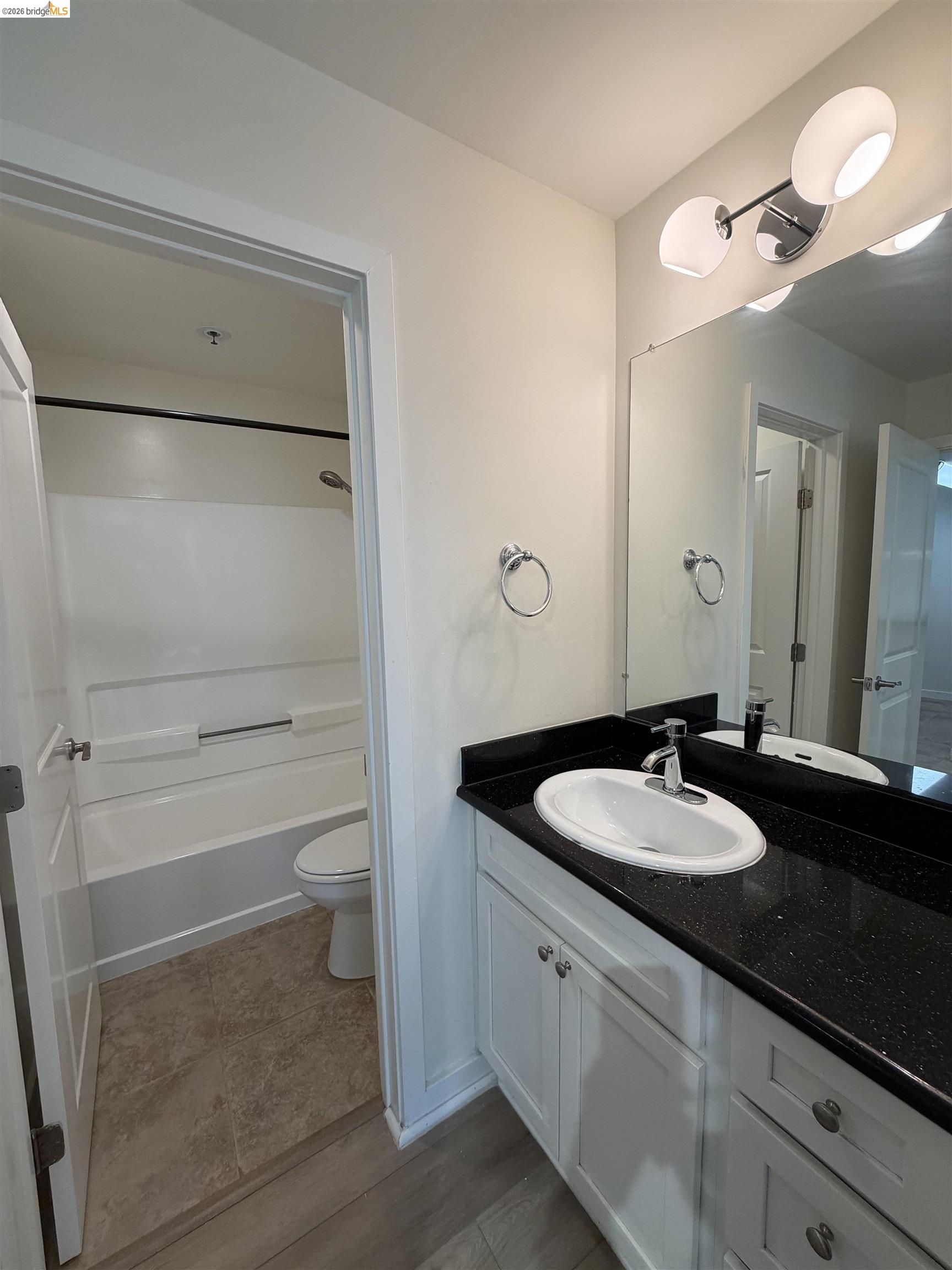 Detail Gallery Image 11 of 25 For 6400 Christie Ave #4124,  Emeryville,  CA 94608 - 1 Beds | 1 Baths