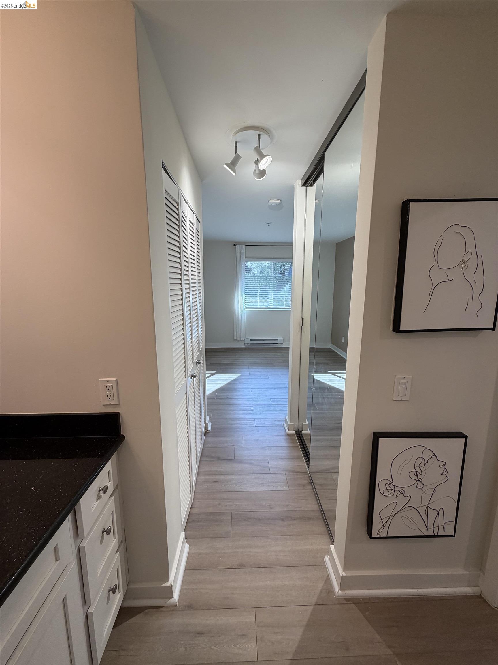 Detail Gallery Image 16 of 25 For 6400 Christie Ave #4124,  Emeryville,  CA 94608 - 1 Beds | 1 Baths