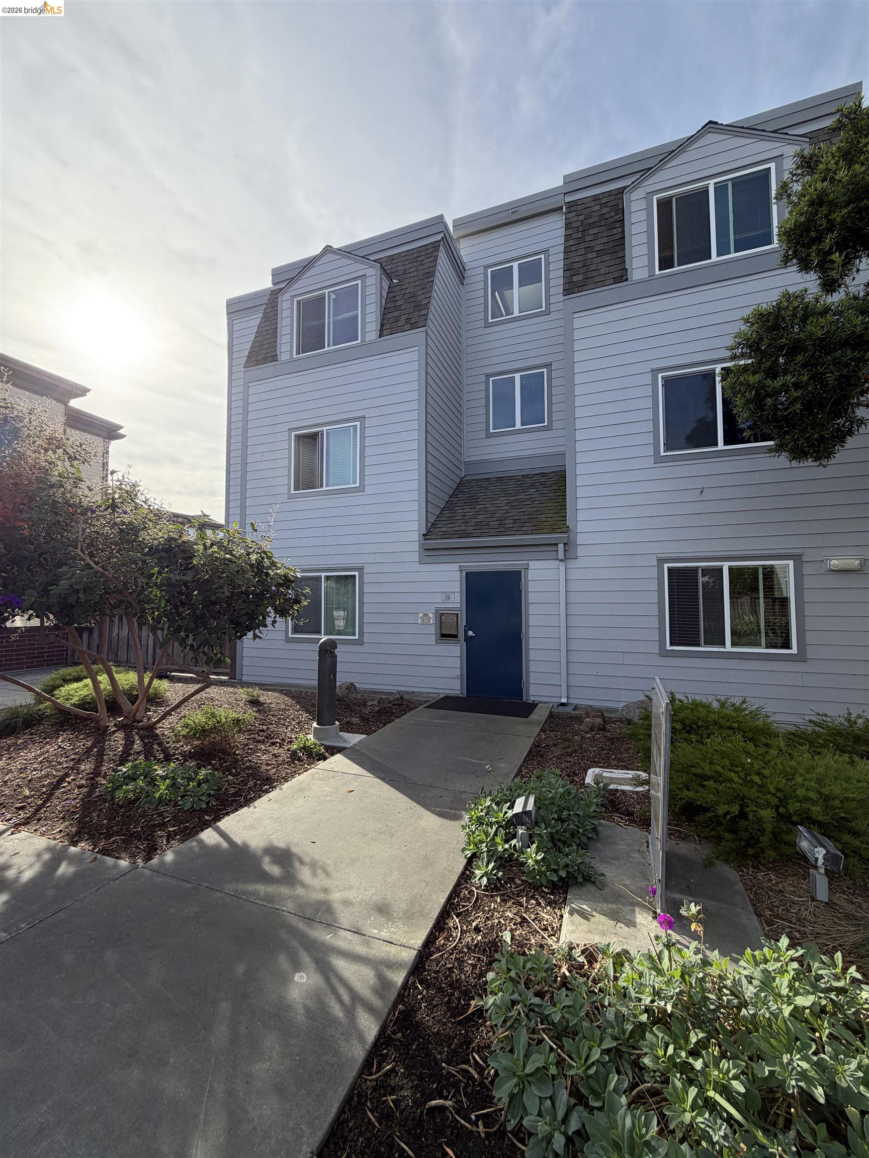 Detail Gallery Image 3 of 25 For 6400 Christie Ave #4124,  Emeryville,  CA 94608 - 1 Beds | 1 Baths