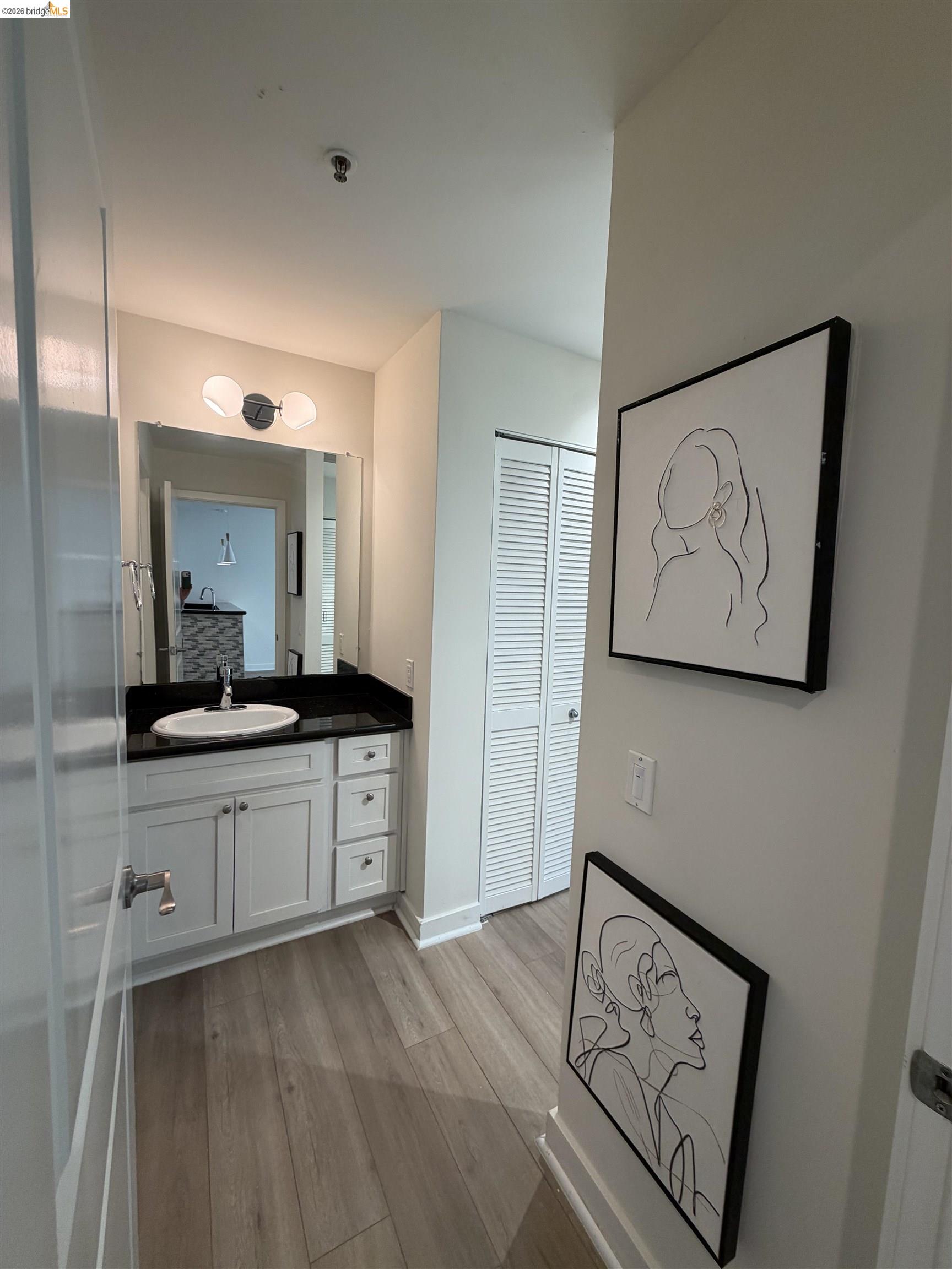 Detail Gallery Image 10 of 25 For 6400 Christie Ave #4124,  Emeryville,  CA 94608 - 1 Beds | 1 Baths