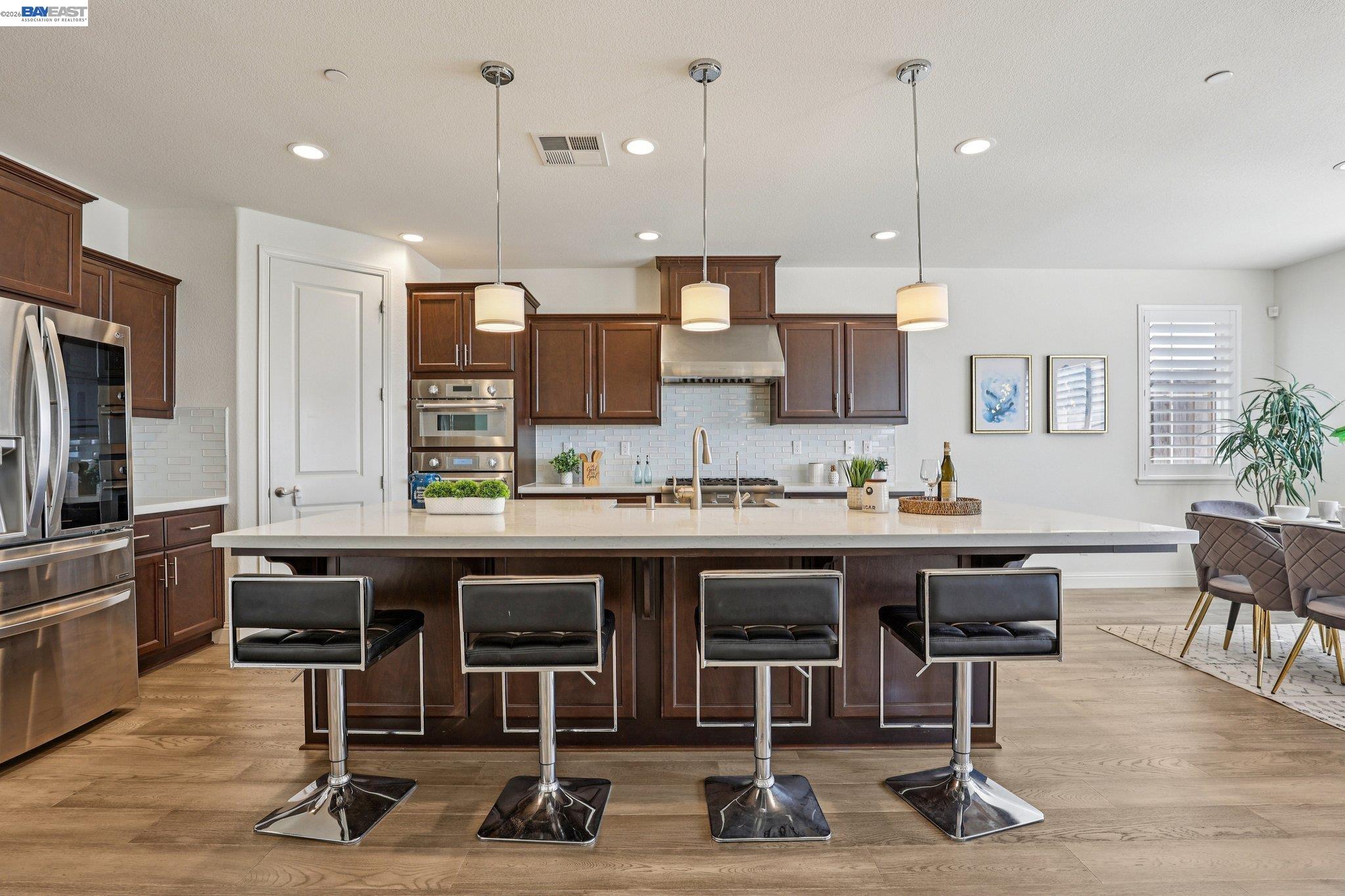 Detail Gallery Image 11 of 46 For 28719 Vista Grande Dr, Hayward,  CA 94544 - 5 Beds | 3 Baths