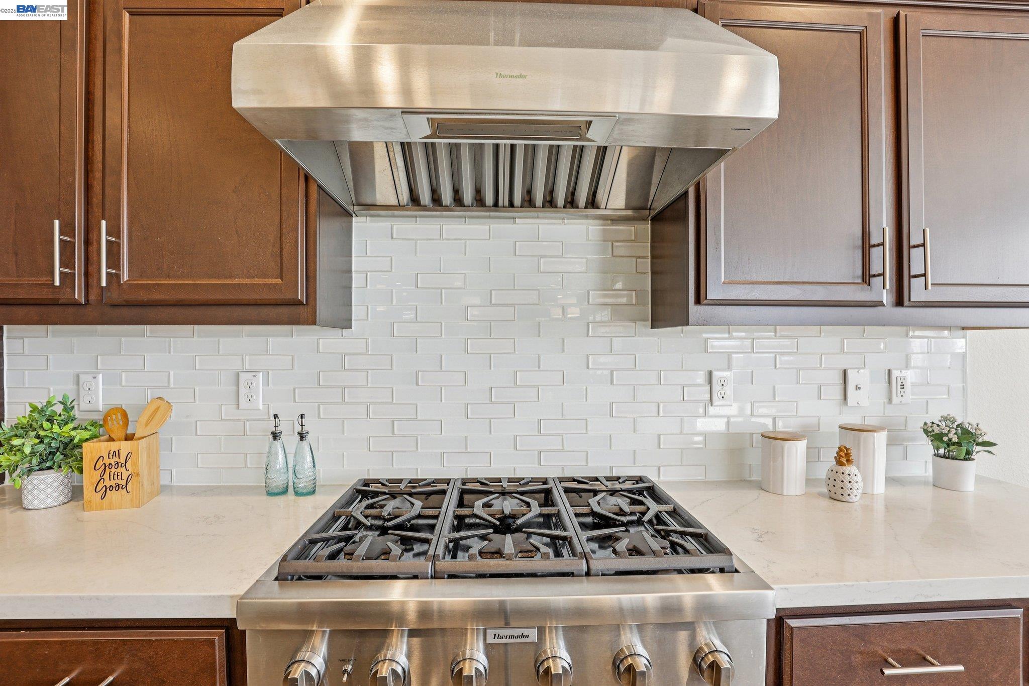 Detail Gallery Image 13 of 46 For 28719 Vista Grande Dr, Hayward,  CA 94544 - 5 Beds | 3 Baths