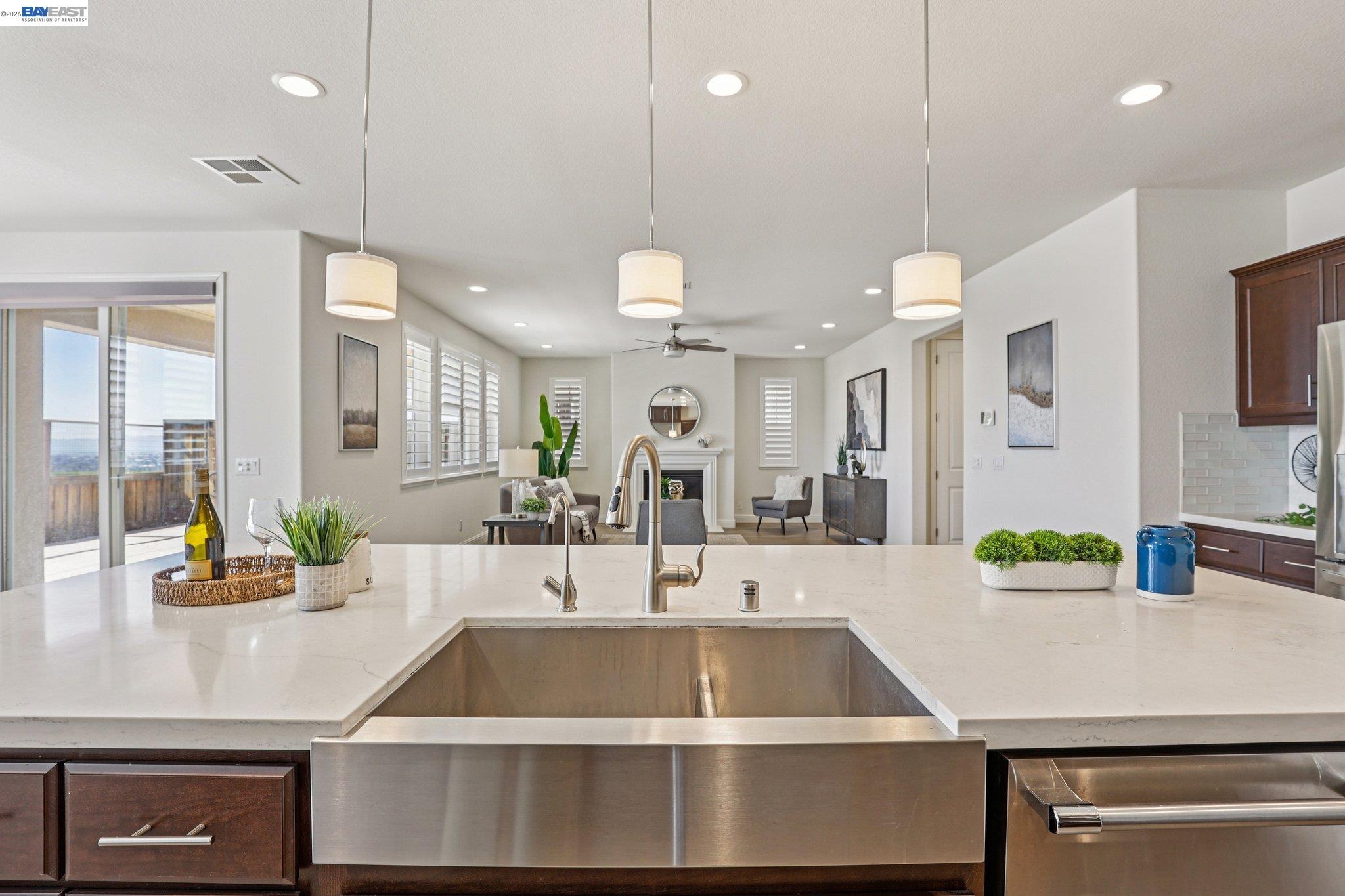 Detail Gallery Image 16 of 46 For 28719 Vista Grande Dr, Hayward,  CA 94544 - 5 Beds | 3 Baths