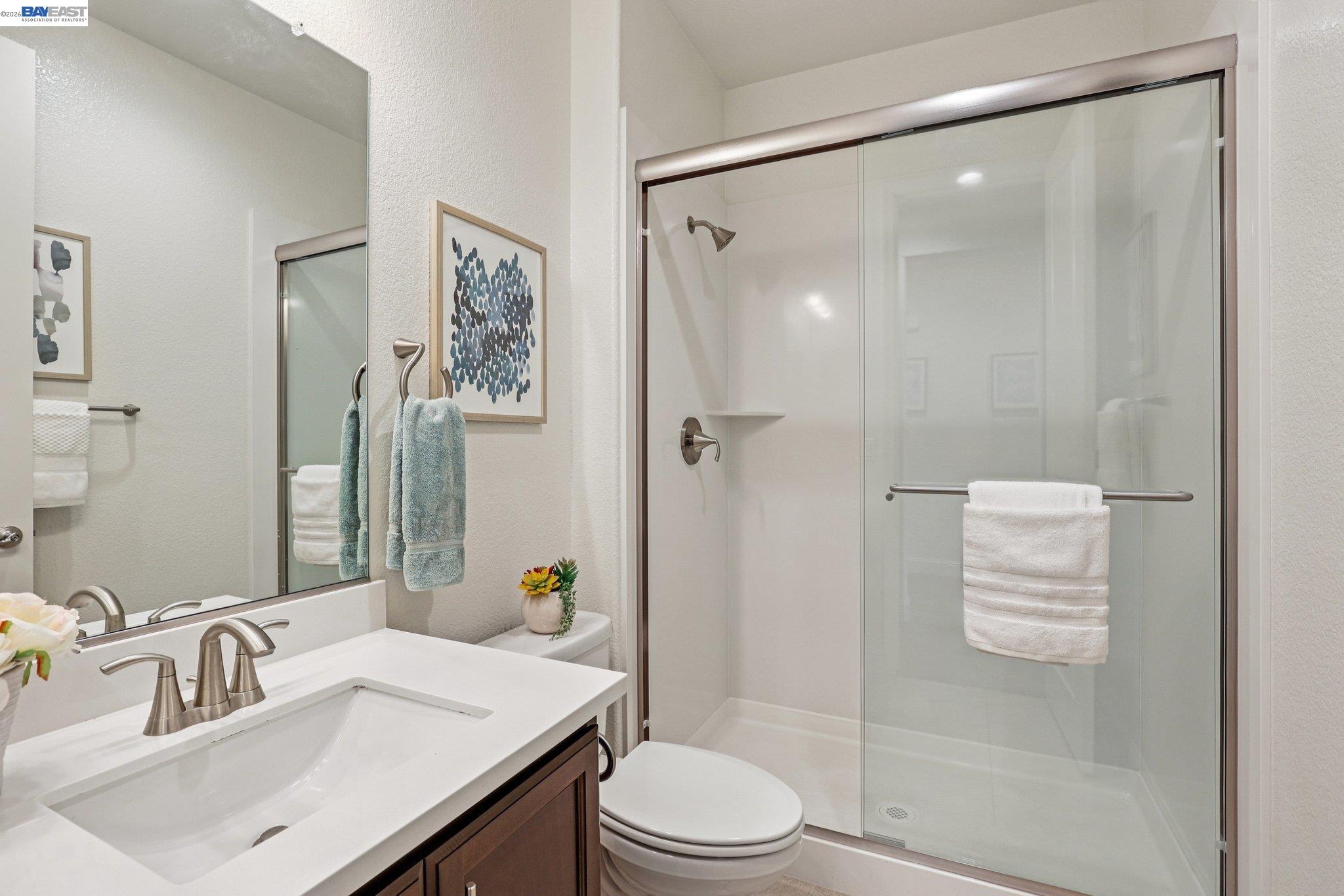 Detail Gallery Image 18 of 46 For 28719 Vista Grande Dr, Hayward,  CA 94544 - 5 Beds | 3 Baths