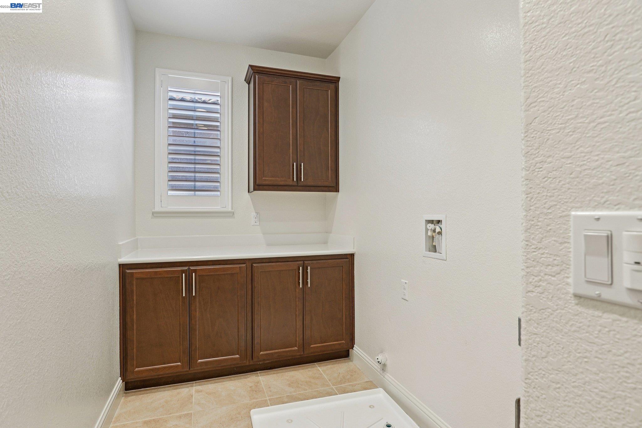 Detail Gallery Image 19 of 46 For 28719 Vista Grande Dr, Hayward,  CA 94544 - 5 Beds | 3 Baths