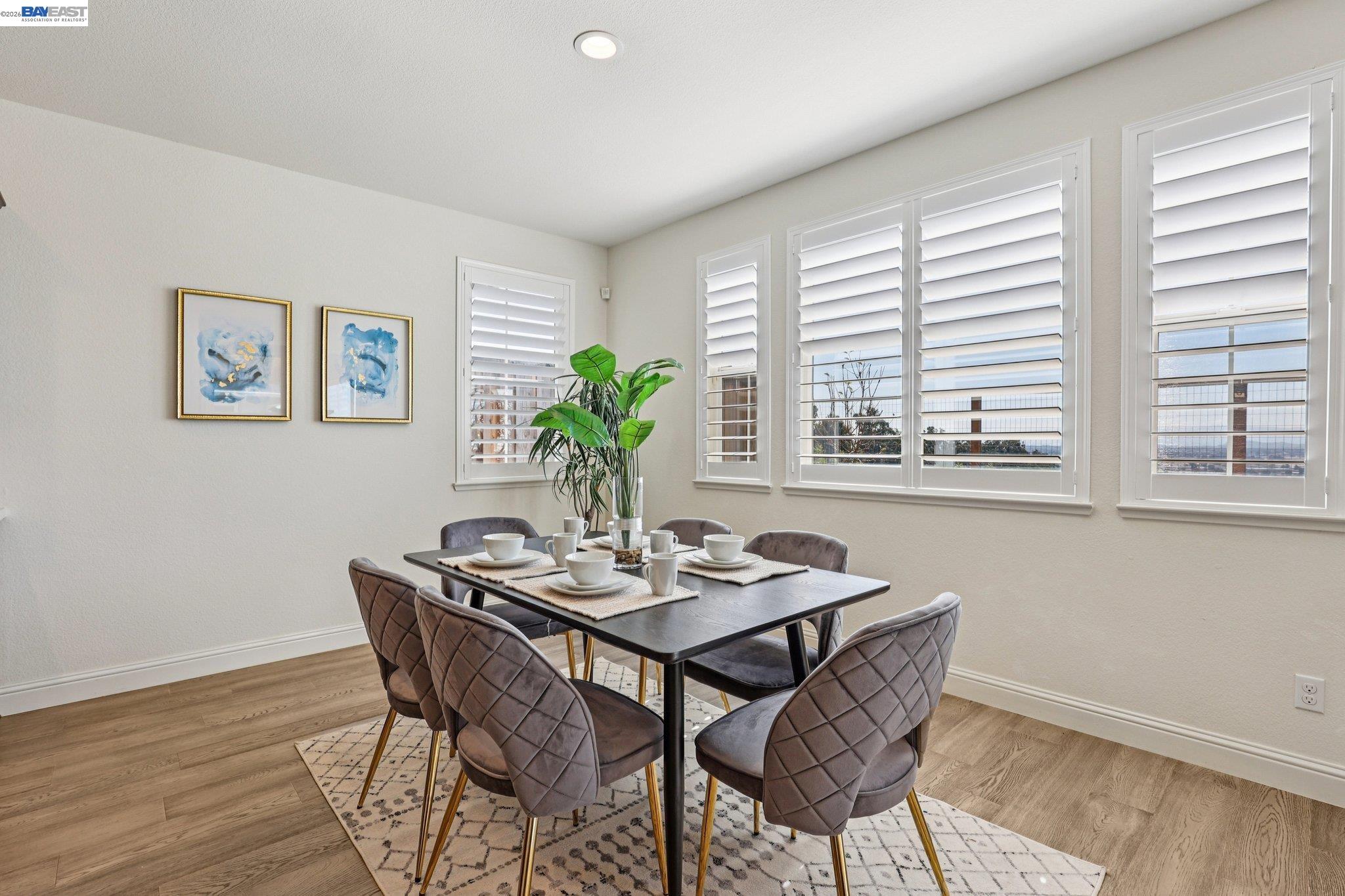 Detail Gallery Image 8 of 46 For 28719 Vista Grande Dr, Hayward,  CA 94544 - 5 Beds | 3 Baths