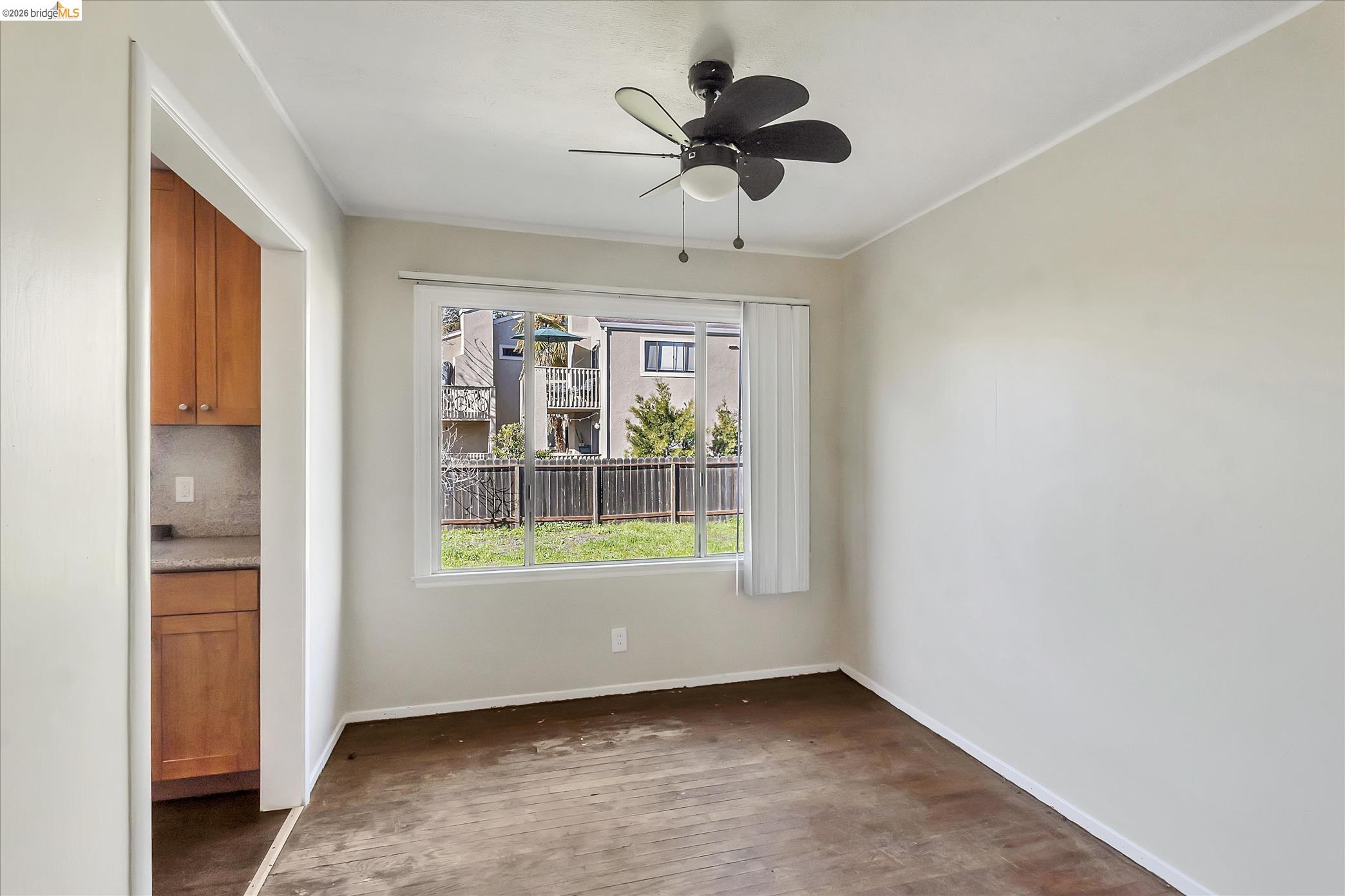 Detail Gallery Image 21 of 33 For 827 Chestnut St, Redwood City,  CA 94063 - 2 Beds | 1 Baths