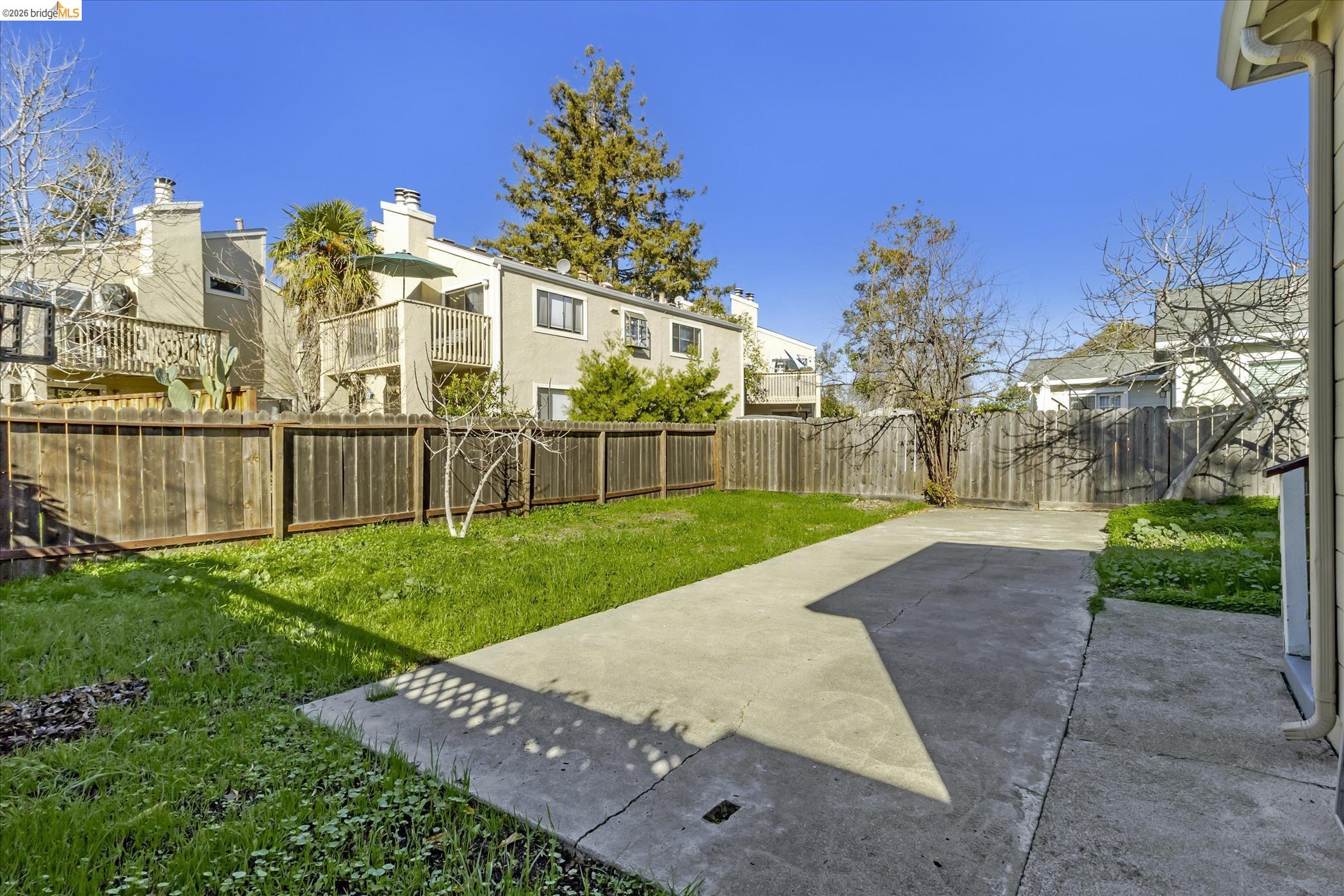 Detail Gallery Image 33 of 33 For 827 Chestnut St, Redwood City,  CA 94063 - 2 Beds | 1 Baths