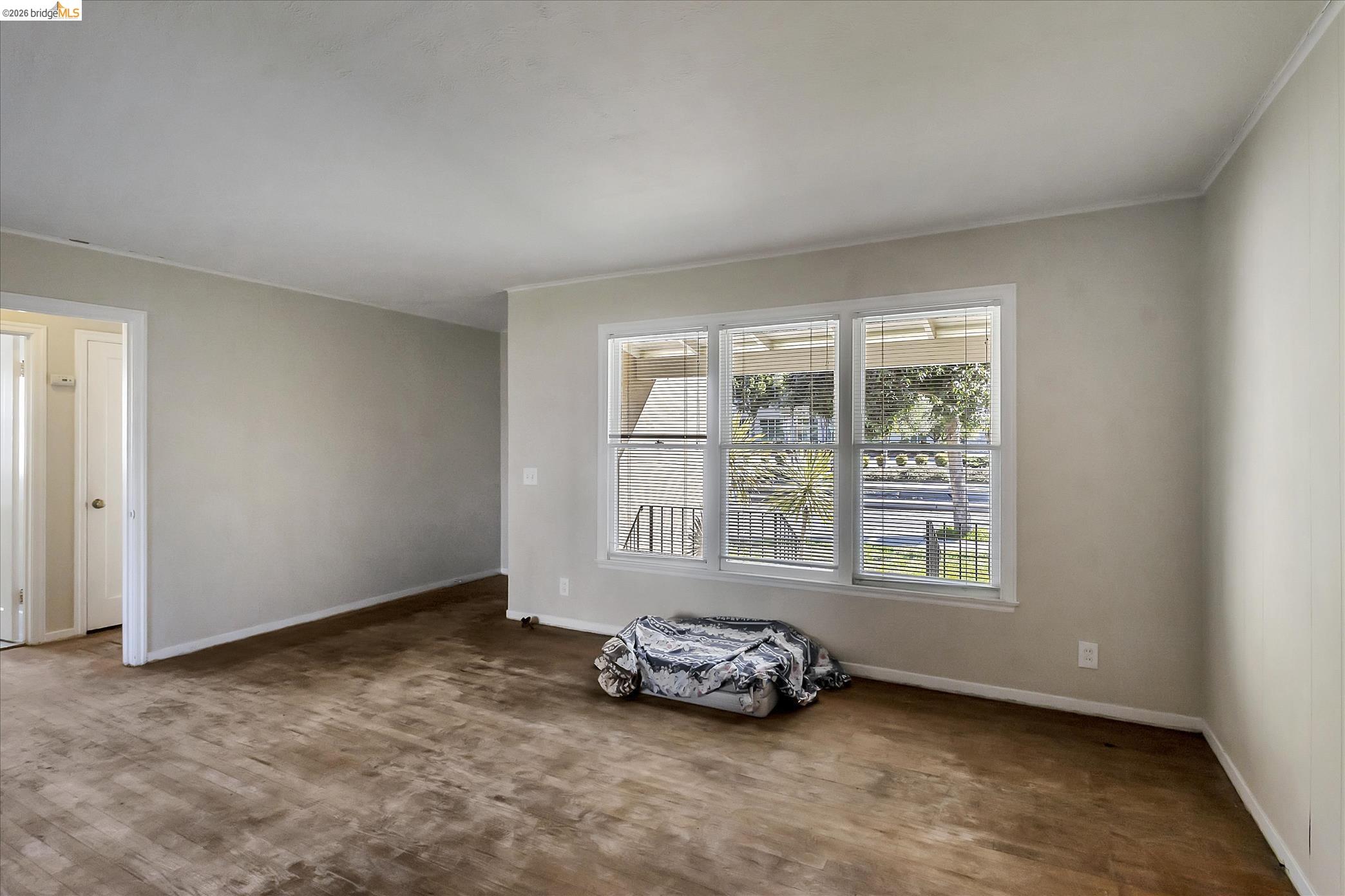 Detail Gallery Image 7 of 33 For 827 Chestnut St, Redwood City,  CA 94063 - 2 Beds | 1 Baths