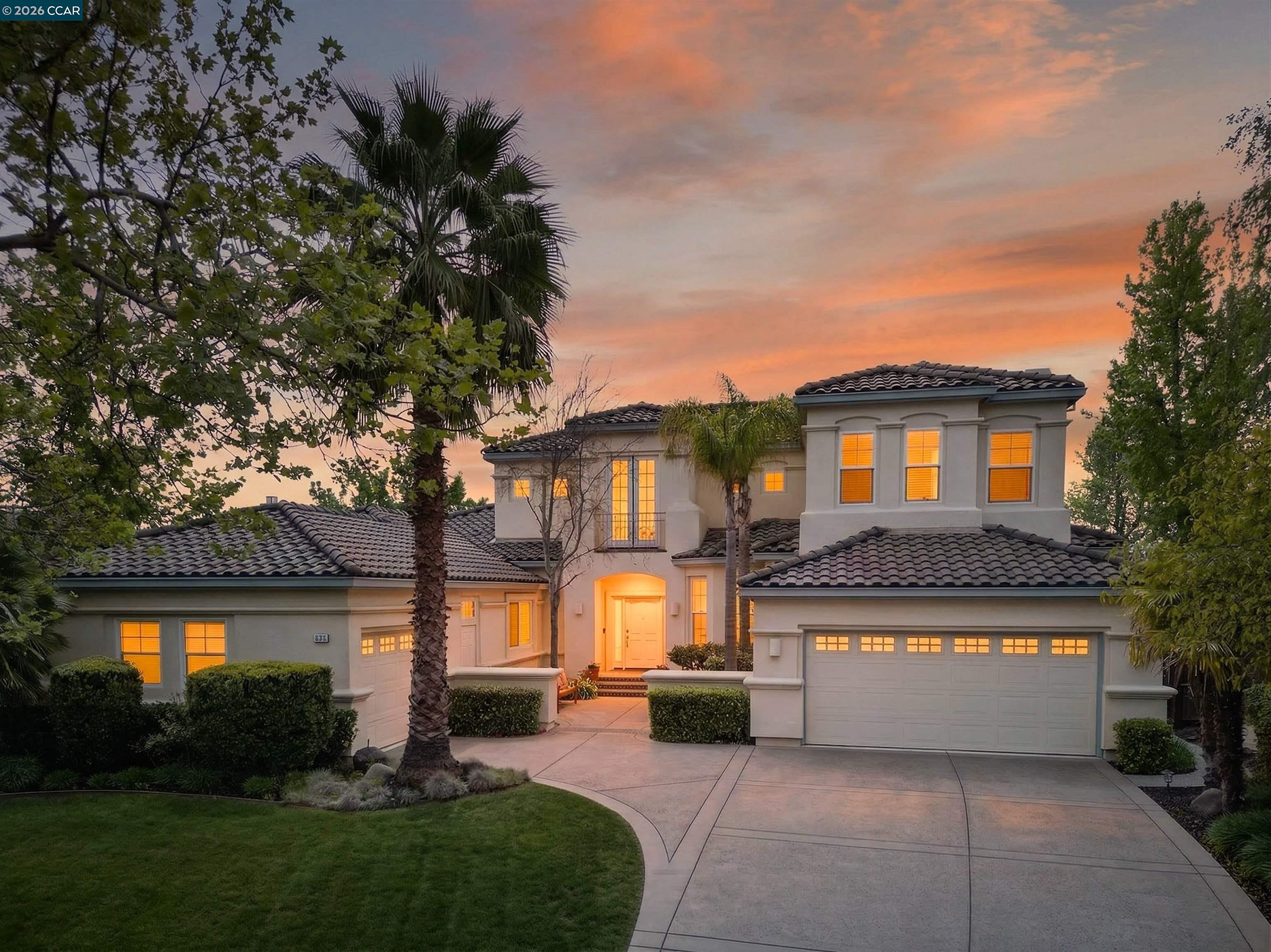 Detail Gallery Image 2 of 60 For 3643 Country Club Ter, Danville,  CA 94506 - 5 Beds | 4 Baths