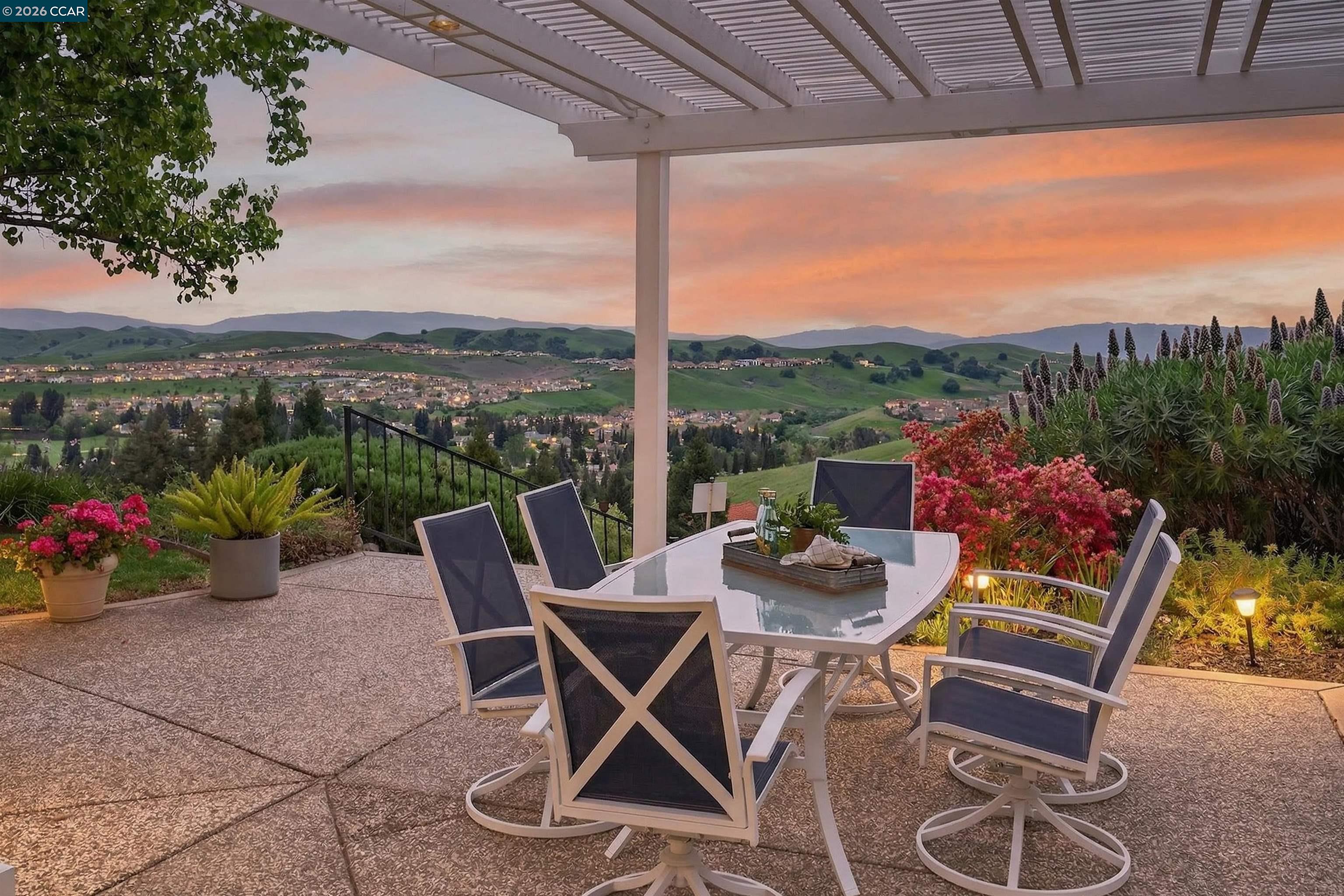 Detail Gallery Image 3 of 60 For 3643 Country Club Ter, Danville,  CA 94506 - 5 Beds | 4 Baths