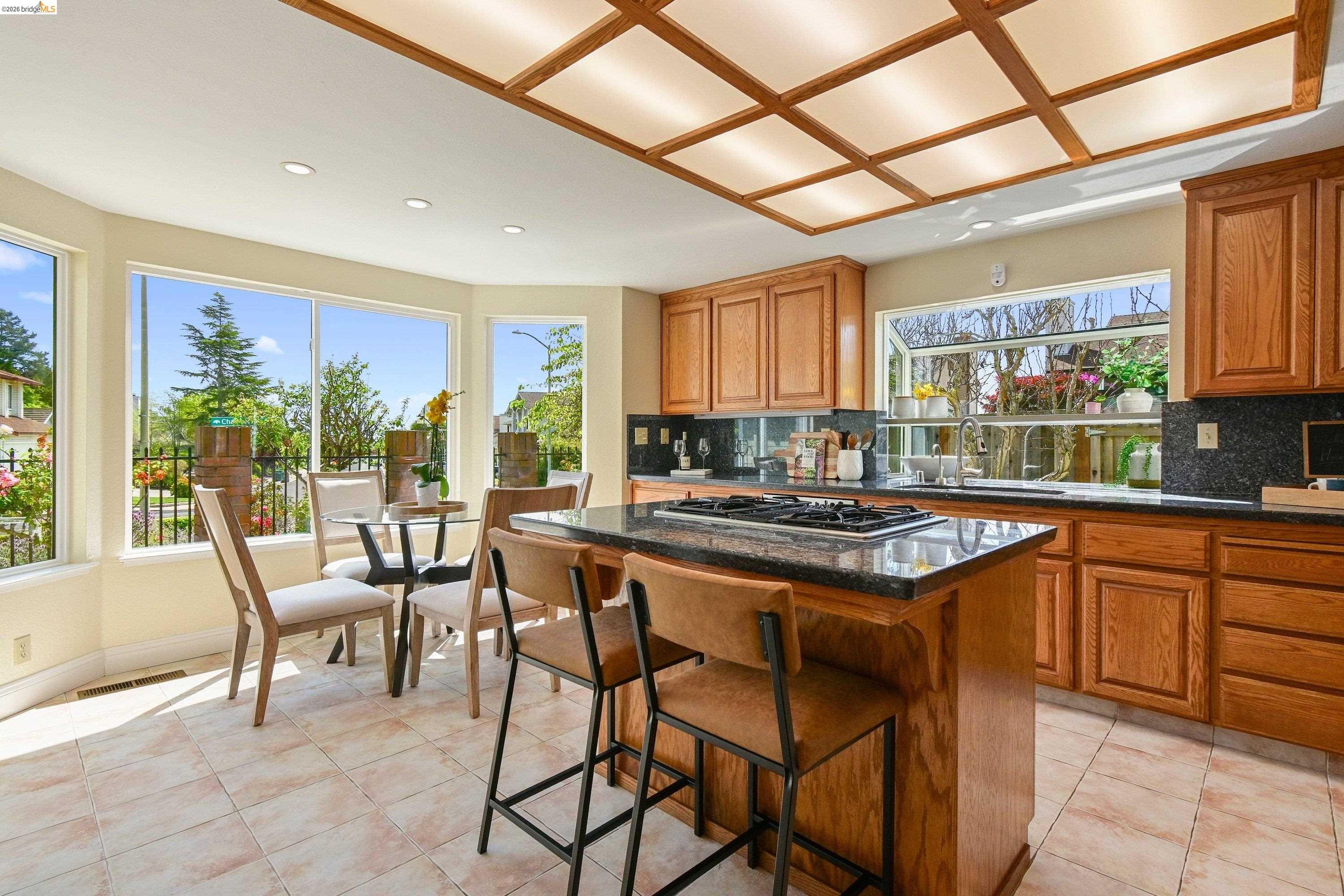 Detail Gallery Image 19 of 53 For 4303 Chamberlin Ct, Oakland,  CA 94619 - 4 Beds | 3 Baths