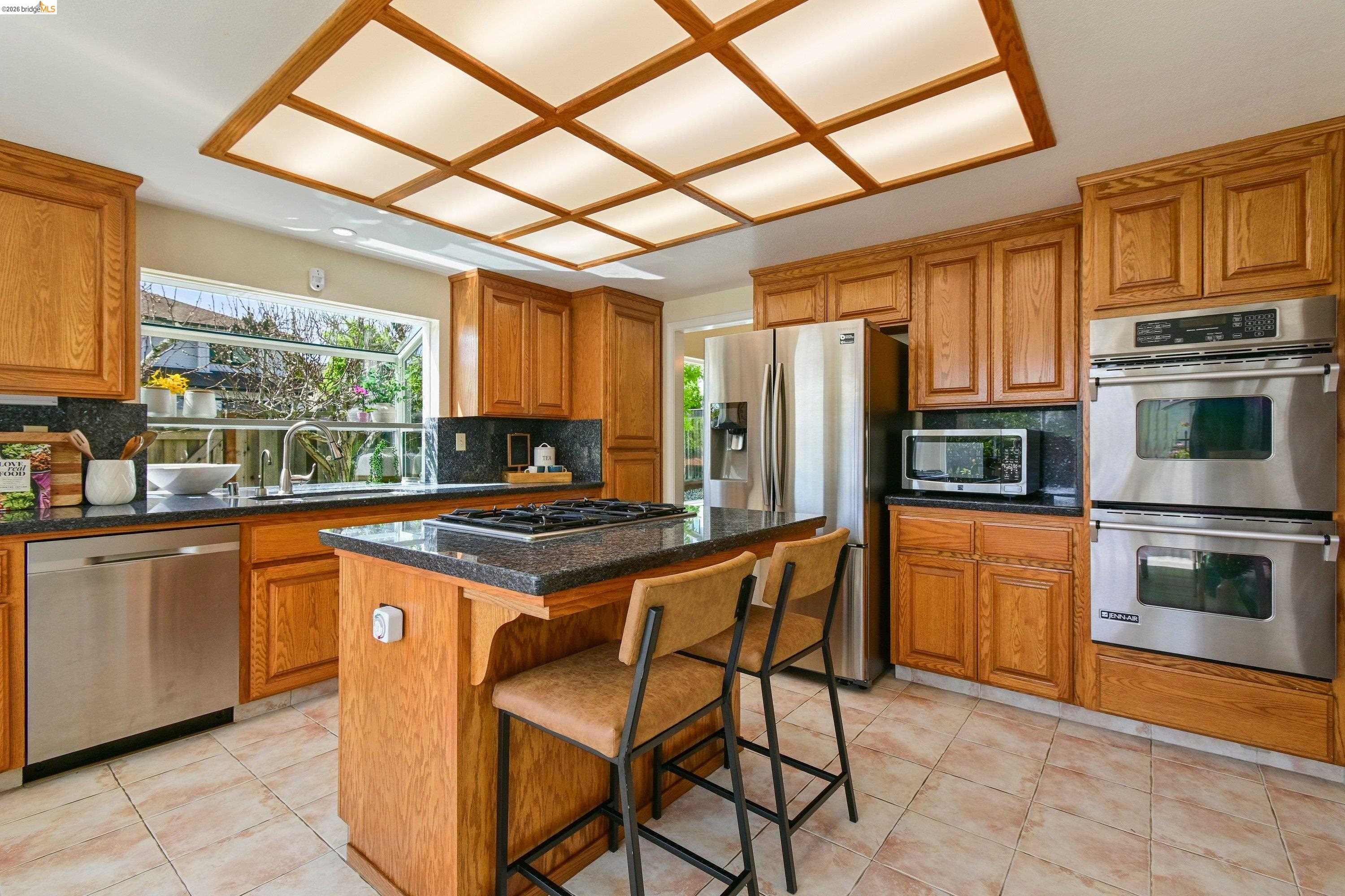 Detail Gallery Image 20 of 53 For 4303 Chamberlin Ct, Oakland,  CA 94619 - 4 Beds | 3 Baths