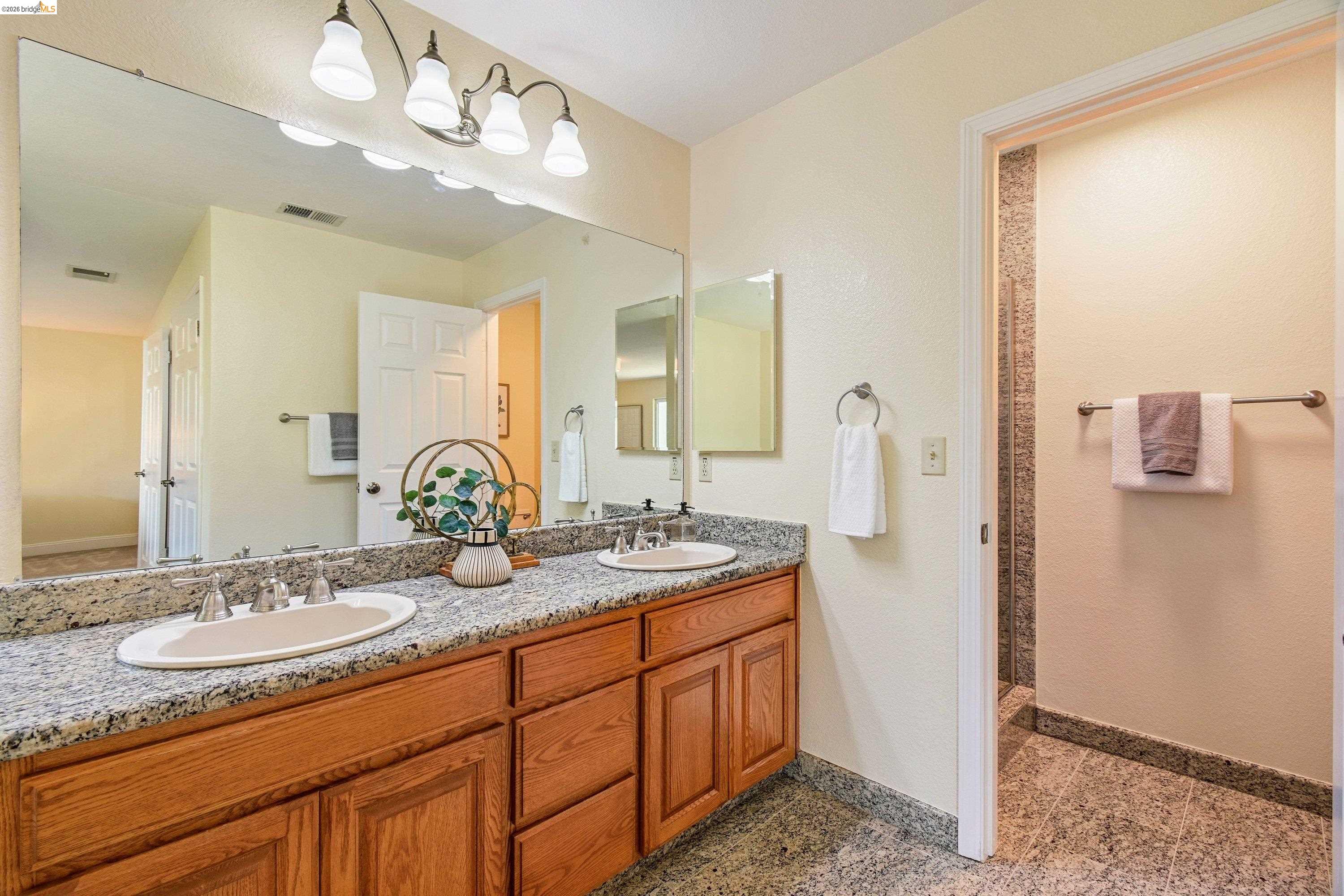 Detail Gallery Image 36 of 53 For 4303 Chamberlin Ct, Oakland,  CA 94619 - 4 Beds | 3 Baths