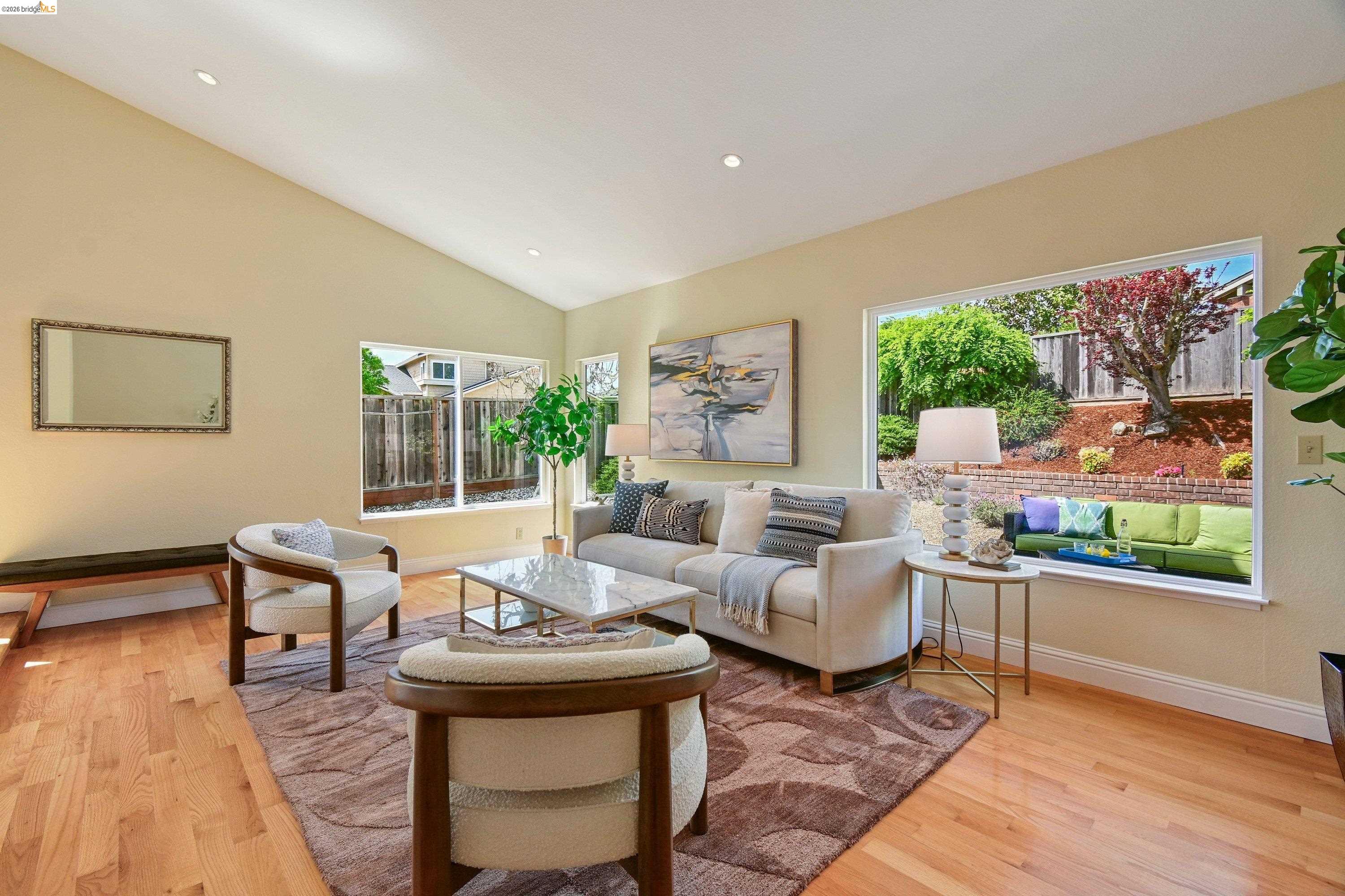 Detail Gallery Image 6 of 53 For 4303 Chamberlin Ct, Oakland,  CA 94619 - 4 Beds | 3 Baths