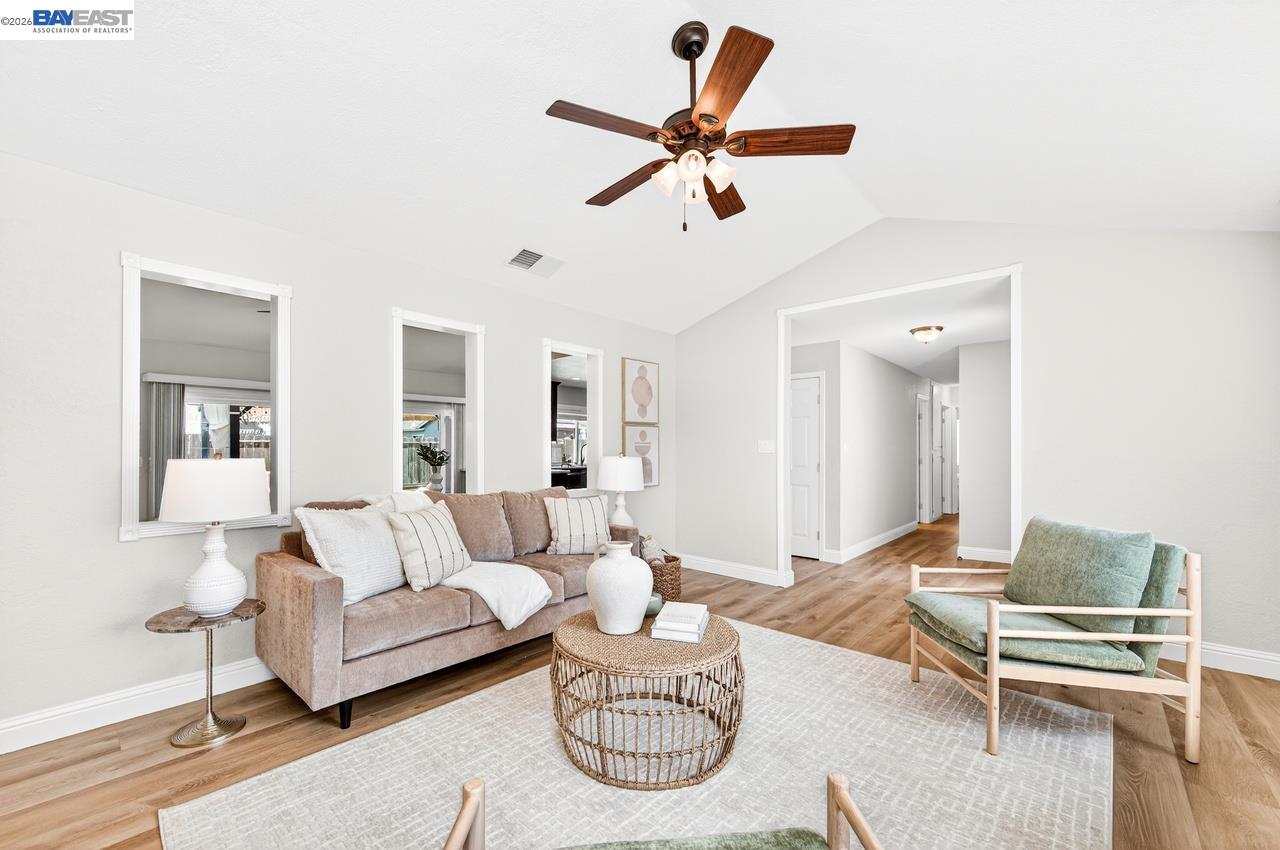 Detail Gallery Image 12 of 42 For 1184 Crystal Cir, Livermore,  CA 94550 - 4 Beds | 2 Baths