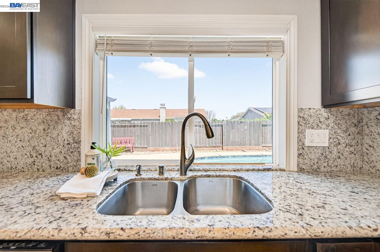 Detail Gallery Image 15 of 42 For 1184 Crystal Cir, Livermore,  CA 94550 - 4 Beds | 2 Baths