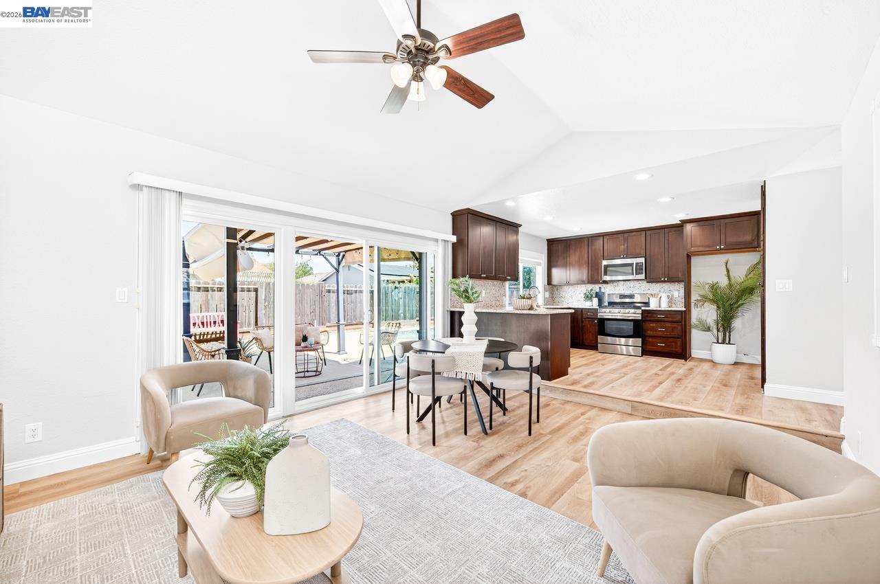 Detail Gallery Image 21 of 42 For 1184 Crystal Cir, Livermore,  CA 94550 - 4 Beds | 2 Baths