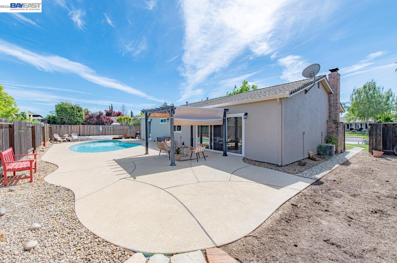 Detail Gallery Image 35 of 42 For 1184 Crystal Cir, Livermore,  CA 94550 - 4 Beds | 2 Baths