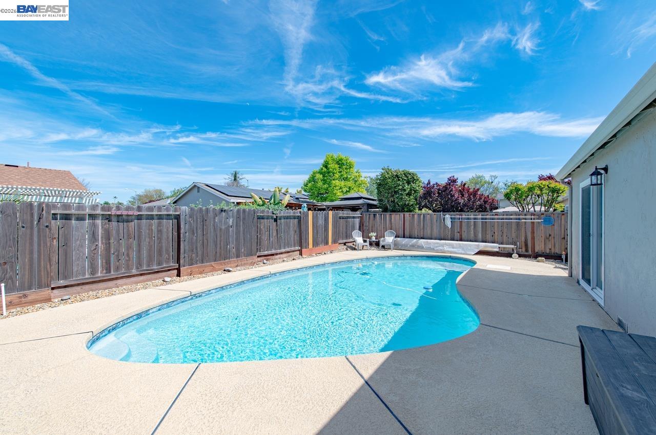 Detail Gallery Image 40 of 42 For 1184 Crystal Cir, Livermore,  CA 94550 - 4 Beds | 2 Baths