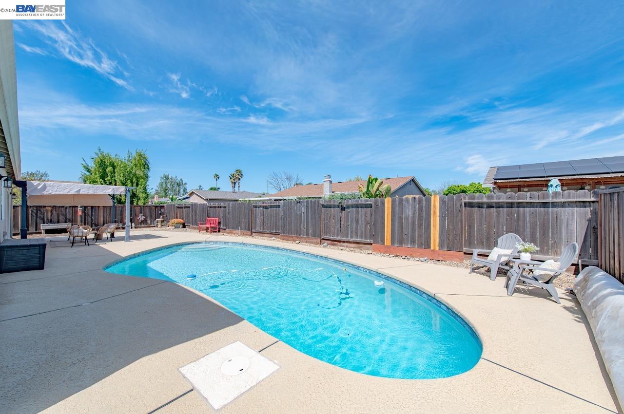 Detail Gallery Image 41 of 42 For 1184 Crystal Cir, Livermore,  CA 94550 - 4 Beds | 2 Baths