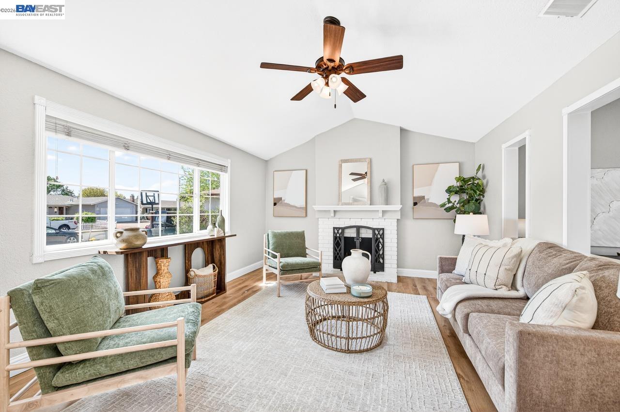 Detail Gallery Image 10 of 42 For 1184 Crystal Cir, Livermore,  CA 94550 - 4 Beds | 2 Baths