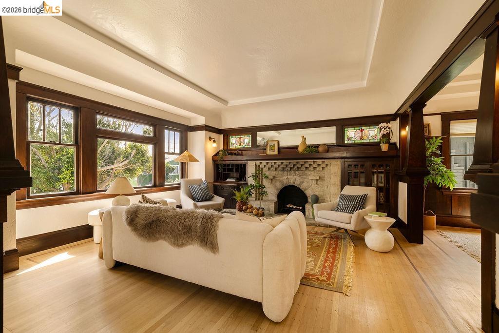 Detail Gallery Image 13 of 60 For 970 39th St, Oakland,  CA 94608 - 2 Beds | 1 Baths