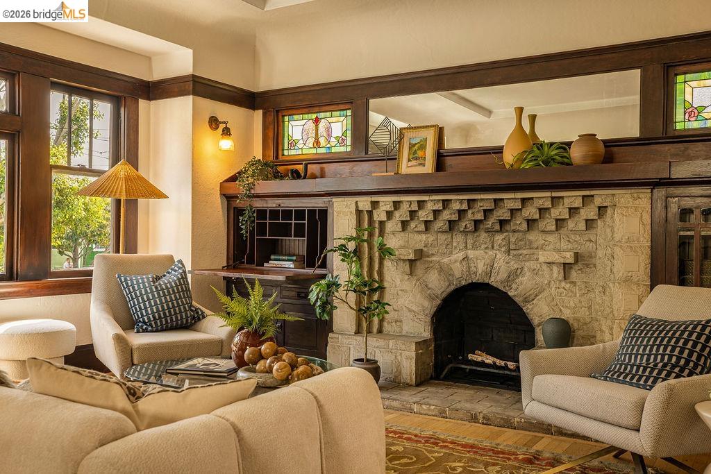 Detail Gallery Image 14 of 60 For 970 39th St, Oakland,  CA 94608 - 2 Beds | 1 Baths