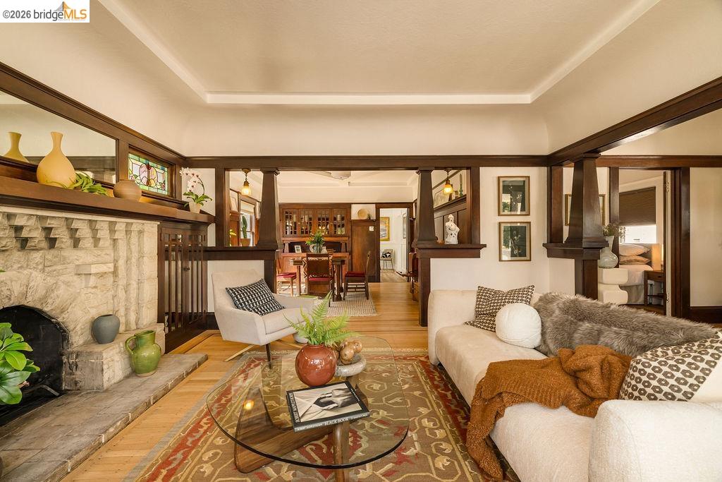 Detail Gallery Image 16 of 60 For 970 39th St, Oakland,  CA 94608 - 2 Beds | 1 Baths