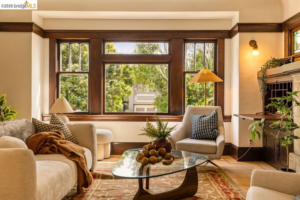 Detail Gallery Image 18 of 60 For 970 39th St, Oakland,  CA 94608 - 2 Beds | 1 Baths