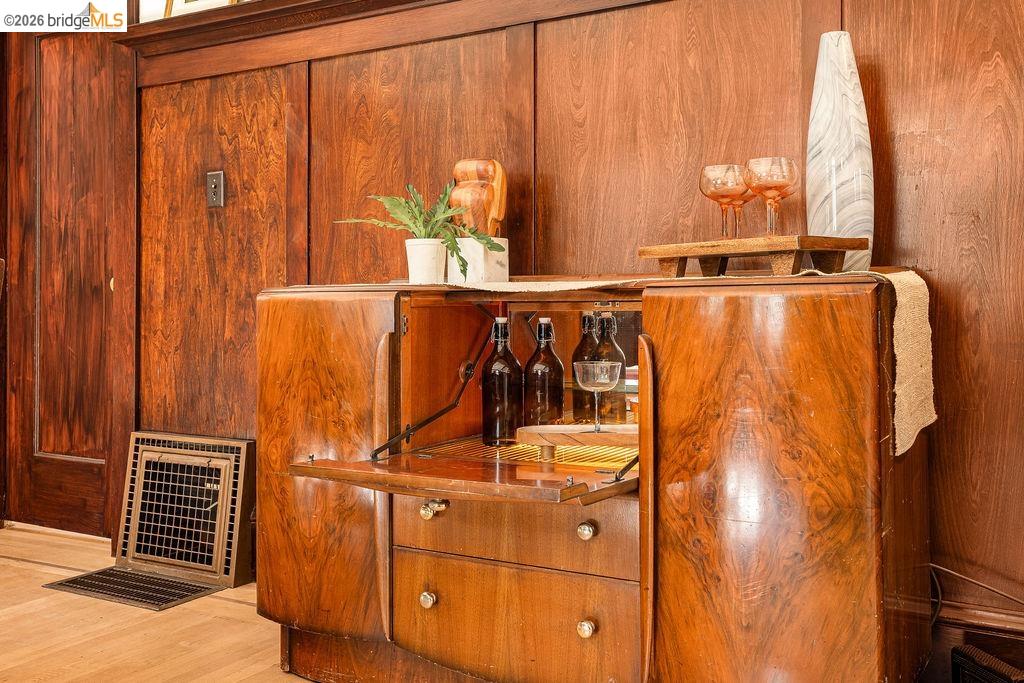 Detail Gallery Image 22 of 60 For 970 39th St, Oakland,  CA 94608 - 2 Beds | 1 Baths