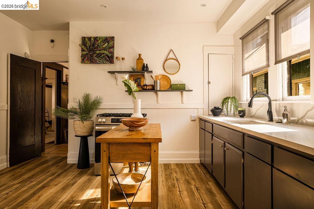 Detail Gallery Image 29 of 60 For 970 39th St, Oakland,  CA 94608 - 2 Beds | 1 Baths