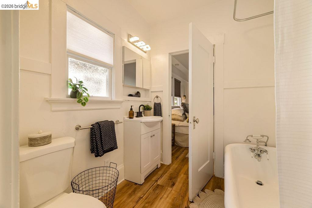 Detail Gallery Image 45 of 60 For 970 39th St, Oakland,  CA 94608 - 2 Beds | 1 Baths