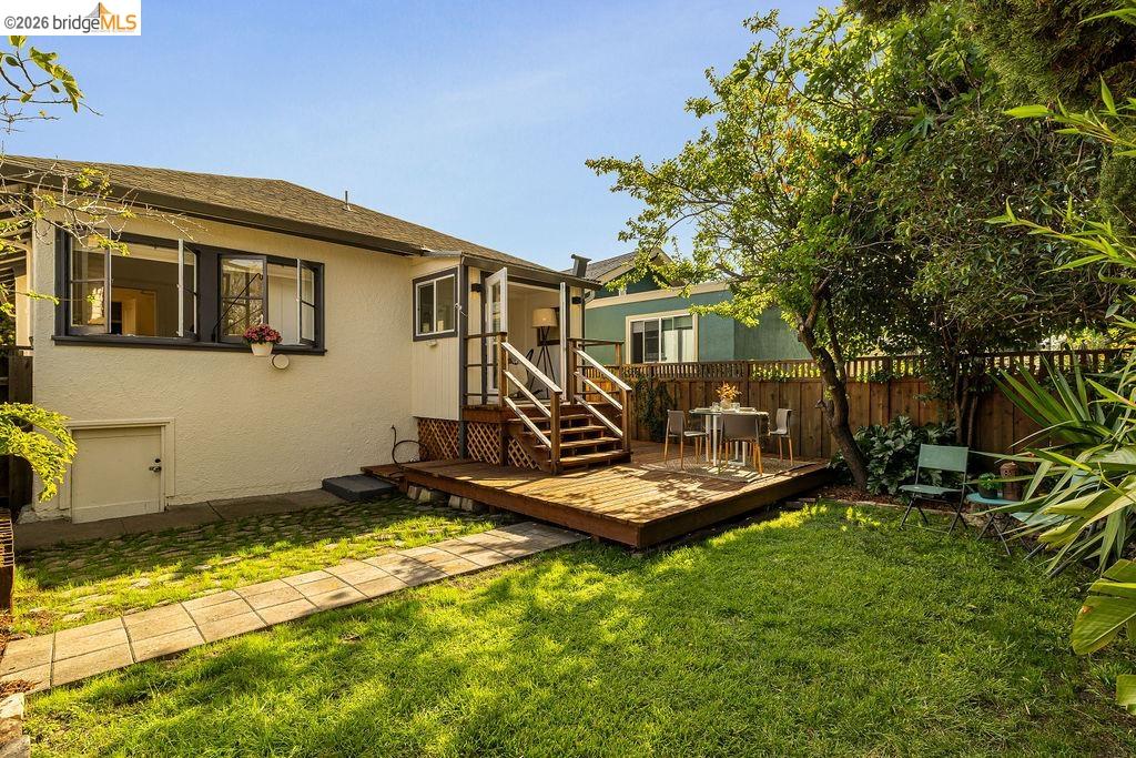 Detail Gallery Image 50 of 60 For 970 39th St, Oakland,  CA 94608 - 2 Beds | 1 Baths