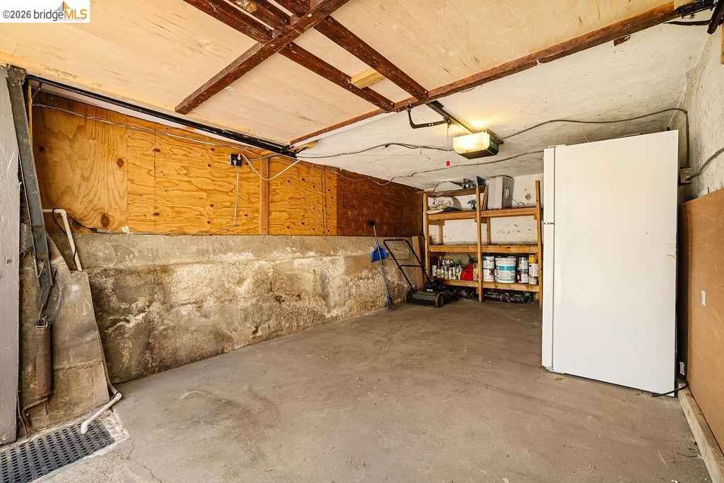 Detail Gallery Image 55 of 60 For 970 39th St, Oakland,  CA 94608 - 2 Beds | 1 Baths