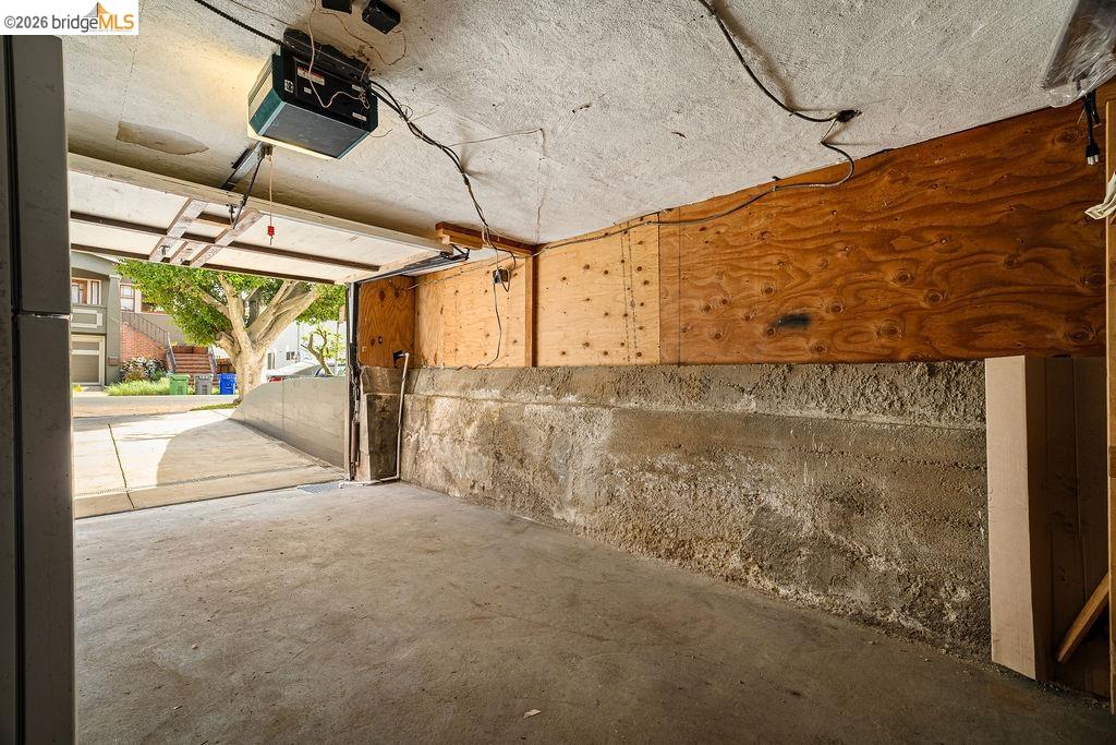 Detail Gallery Image 56 of 60 For 970 39th St, Oakland,  CA 94608 - 2 Beds | 1 Baths