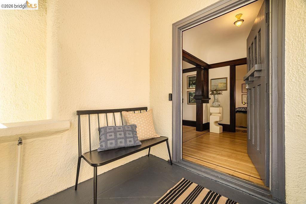 Detail Gallery Image 7 of 60 For 970 39th St, Oakland,  CA 94608 - 2 Beds | 1 Baths