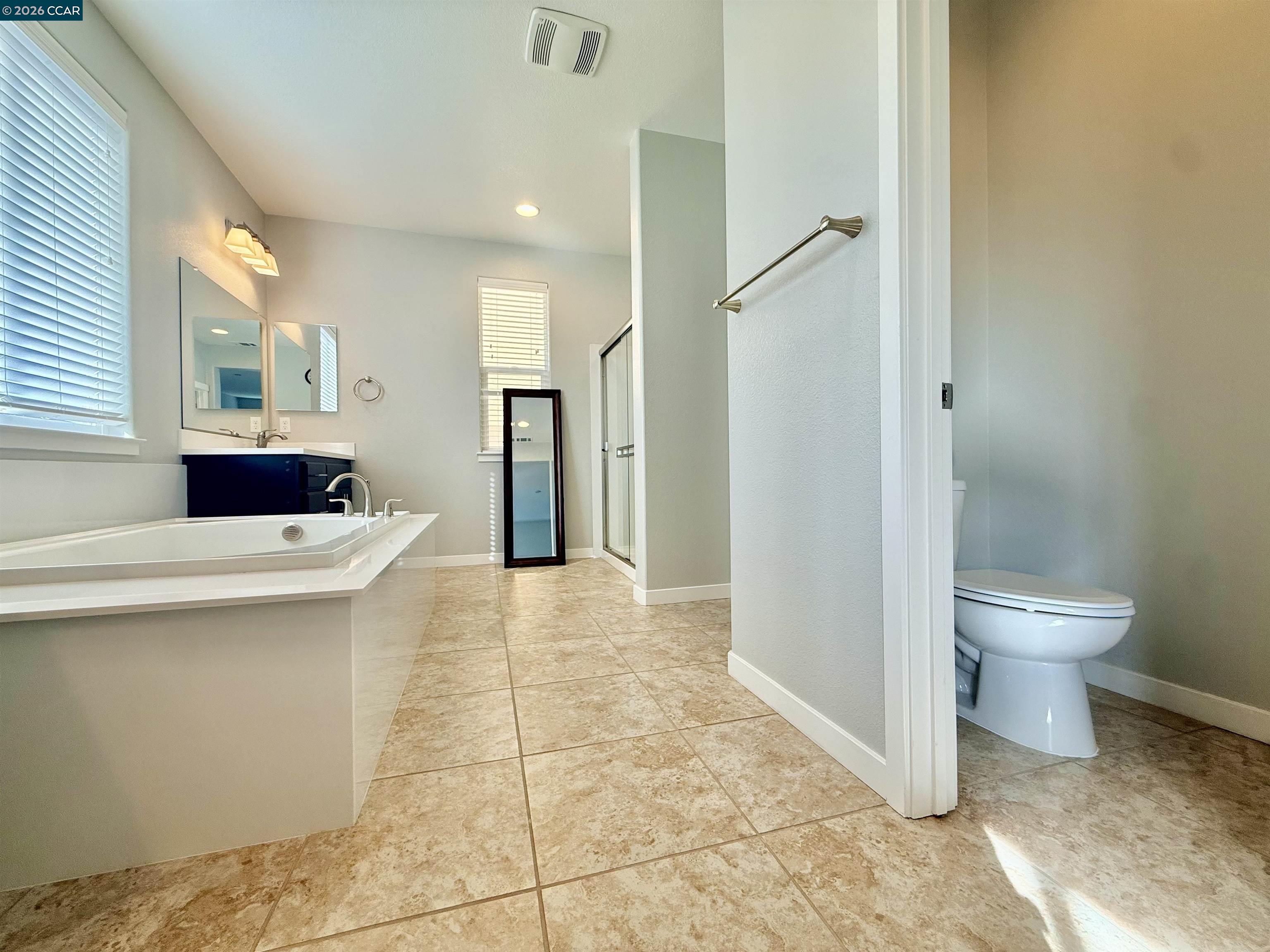 Detail Gallery Image 11 of 26 For 307 Birmingham Ct, Fairfield,  CA 94534 - 4 Beds | 3 Baths