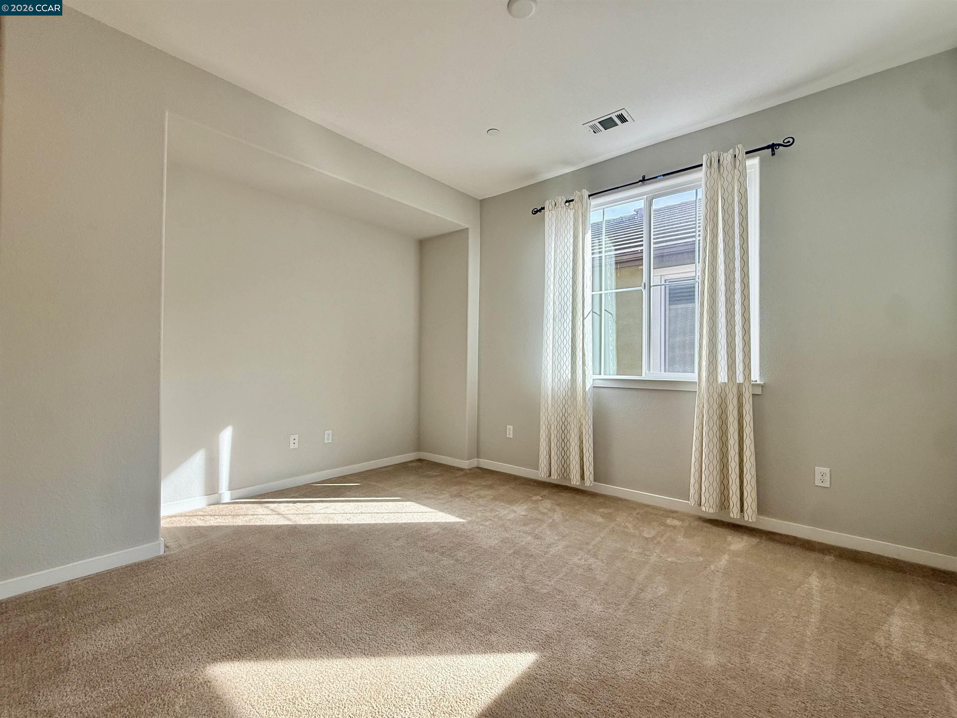 Detail Gallery Image 16 of 26 For 307 Birmingham Ct, Fairfield,  CA 94534 - 4 Beds | 3 Baths