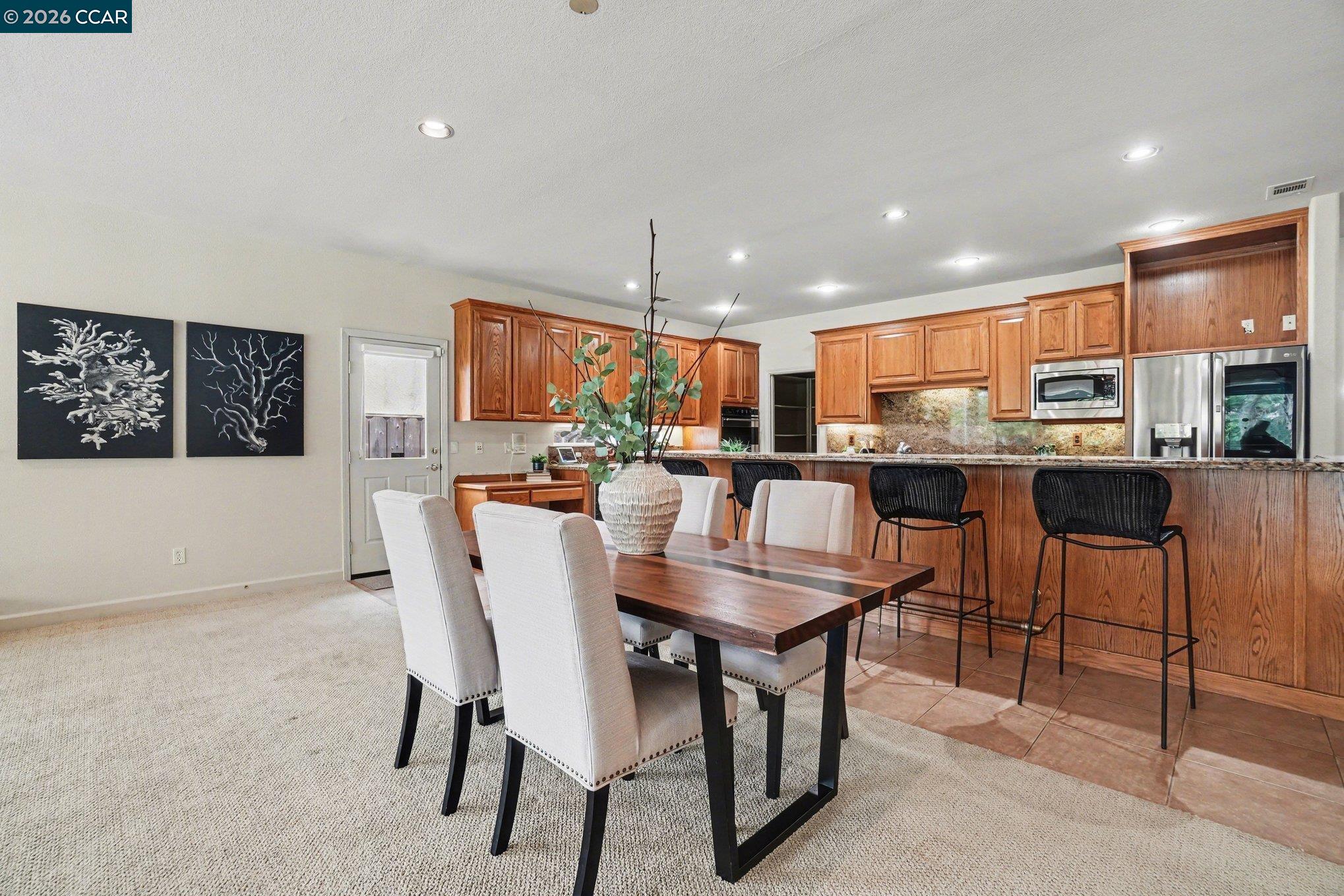 Detail Gallery Image 13 of 51 For 5666 Oakmont Ct, Discovery Bay,  CA 94505 - 5 Beds | 4 Baths