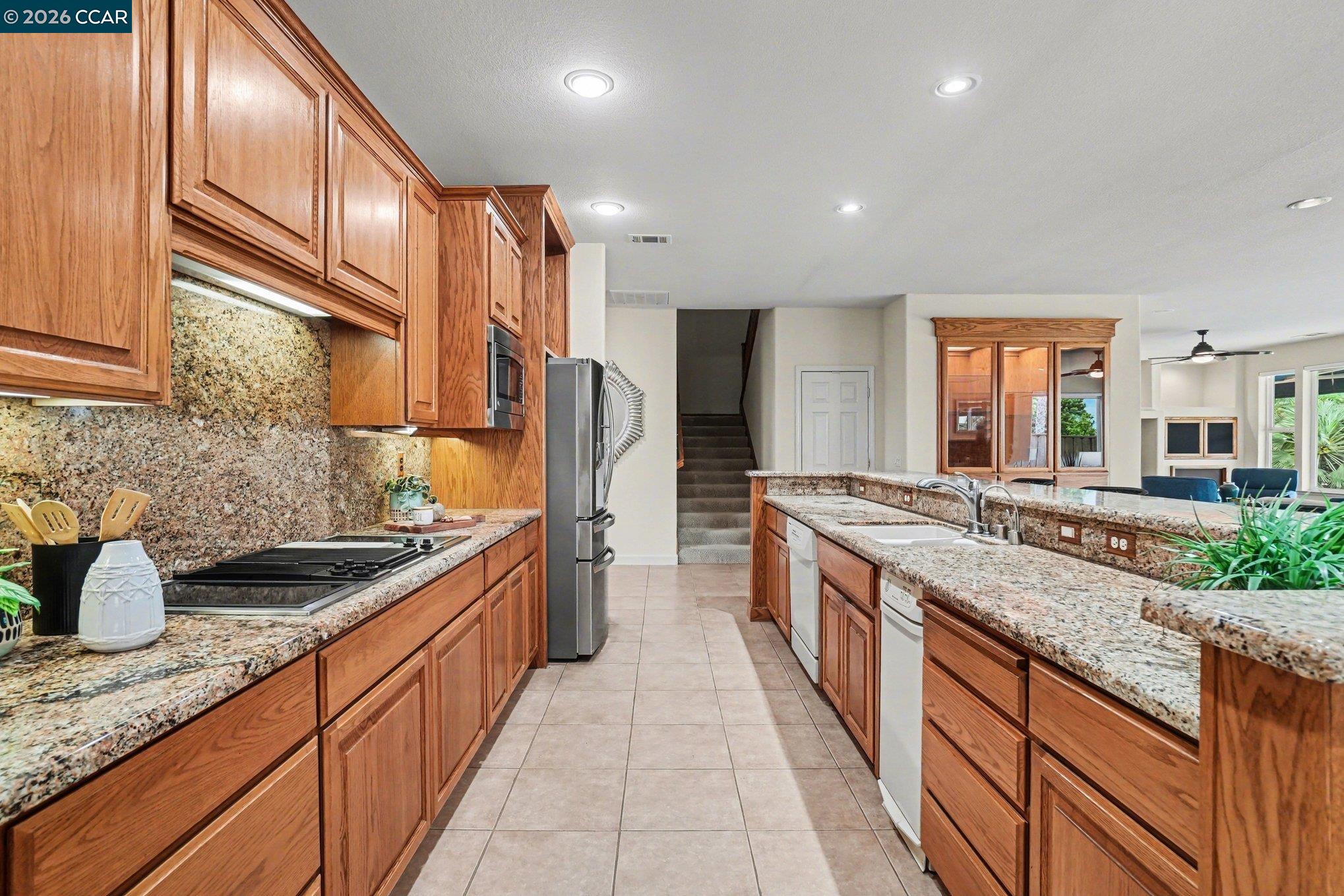 Detail Gallery Image 16 of 51 For 5666 Oakmont Ct, Discovery Bay,  CA 94505 - 5 Beds | 4 Baths